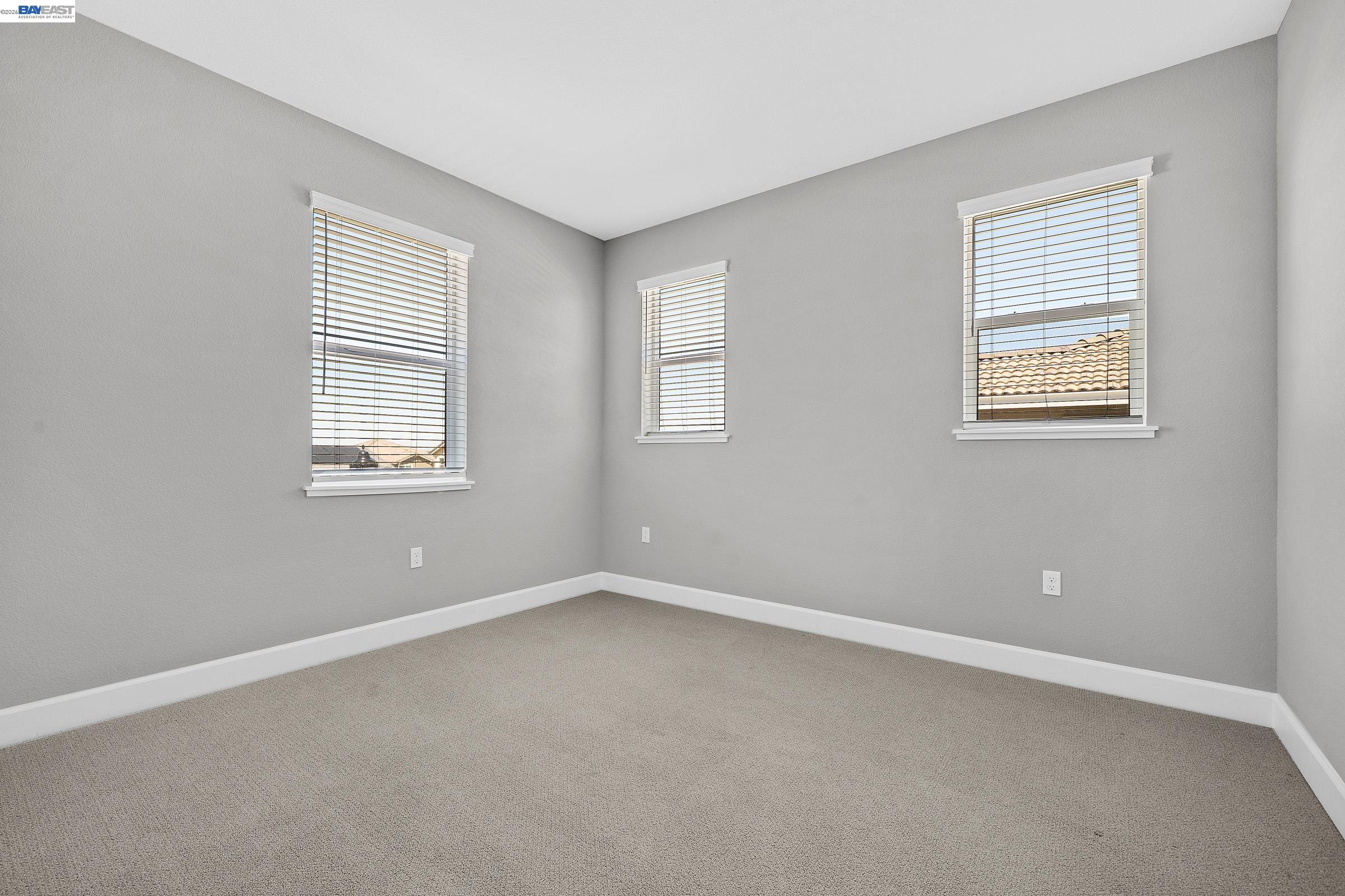 Detail Gallery Image 30 of 53 For 271 Eagle Nest Dr, Oakley,  CA 94561 - 5 Beds | 4/1 Baths