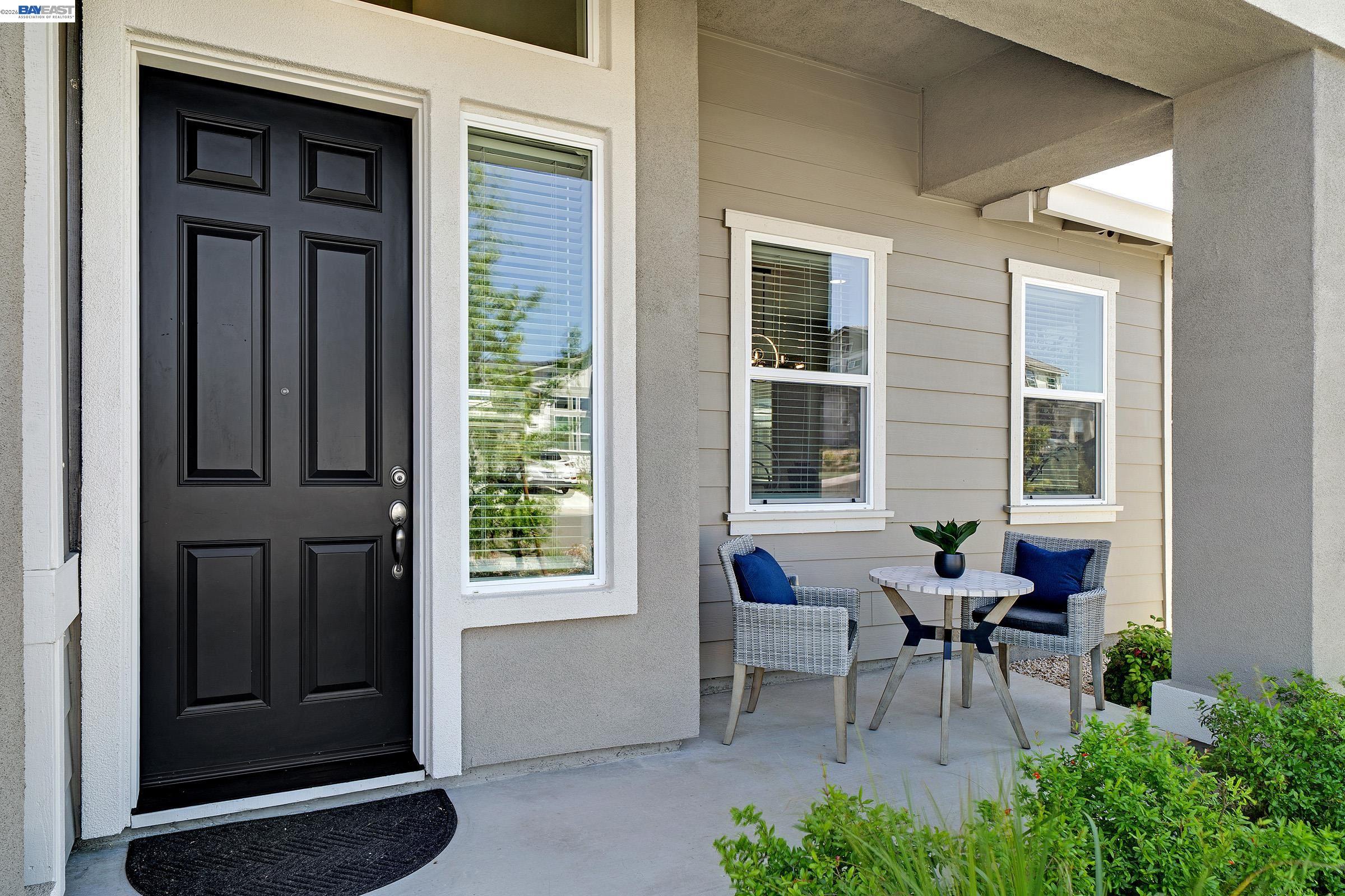 Detail Gallery Image 4 of 53 For 271 Eagle Nest Dr, Oakley,  CA 94561 - 5 Beds | 4/1 Baths