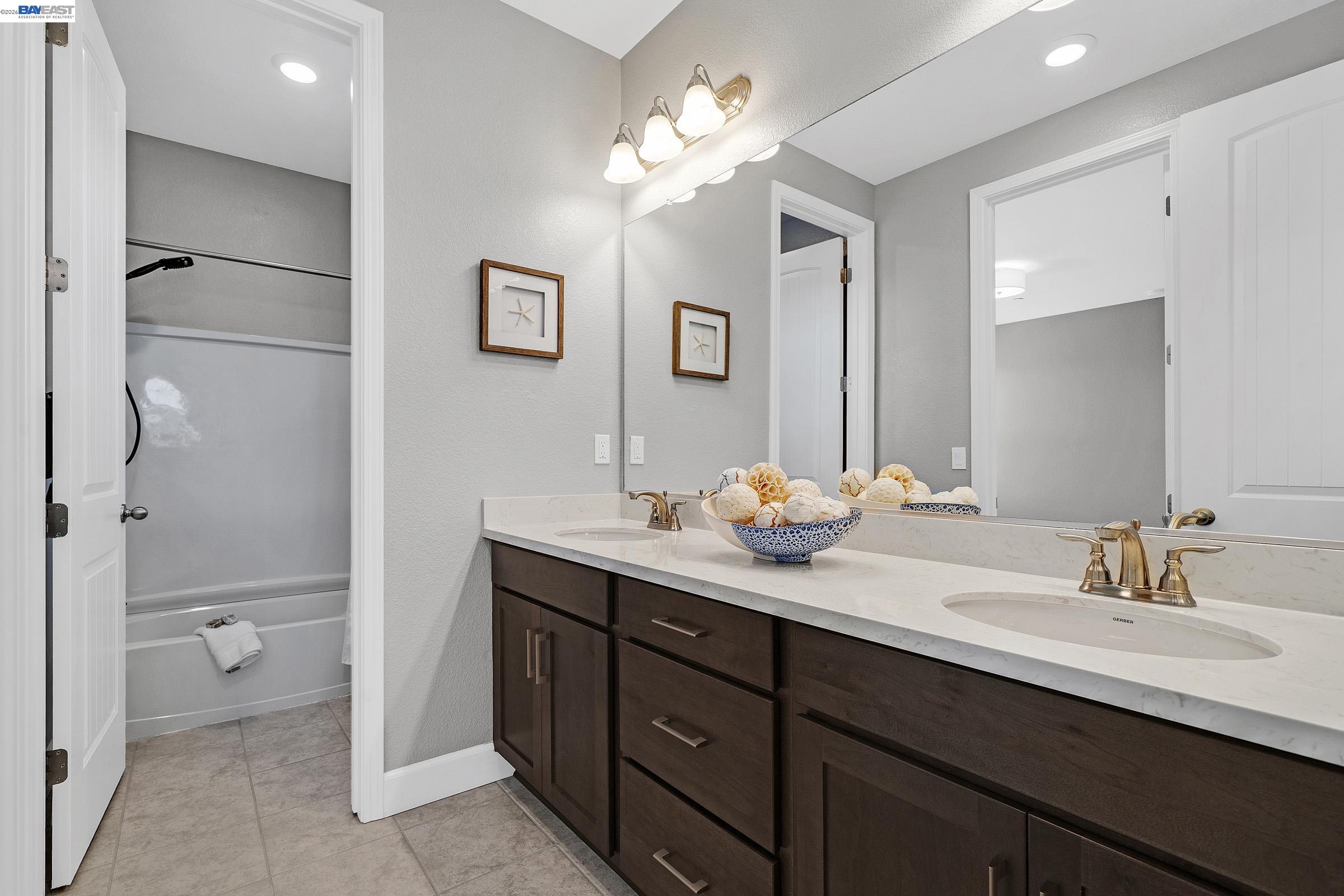 Detail Gallery Image 42 of 53 For 271 Eagle Nest Dr, Oakley,  CA 94561 - 5 Beds | 4/1 Baths