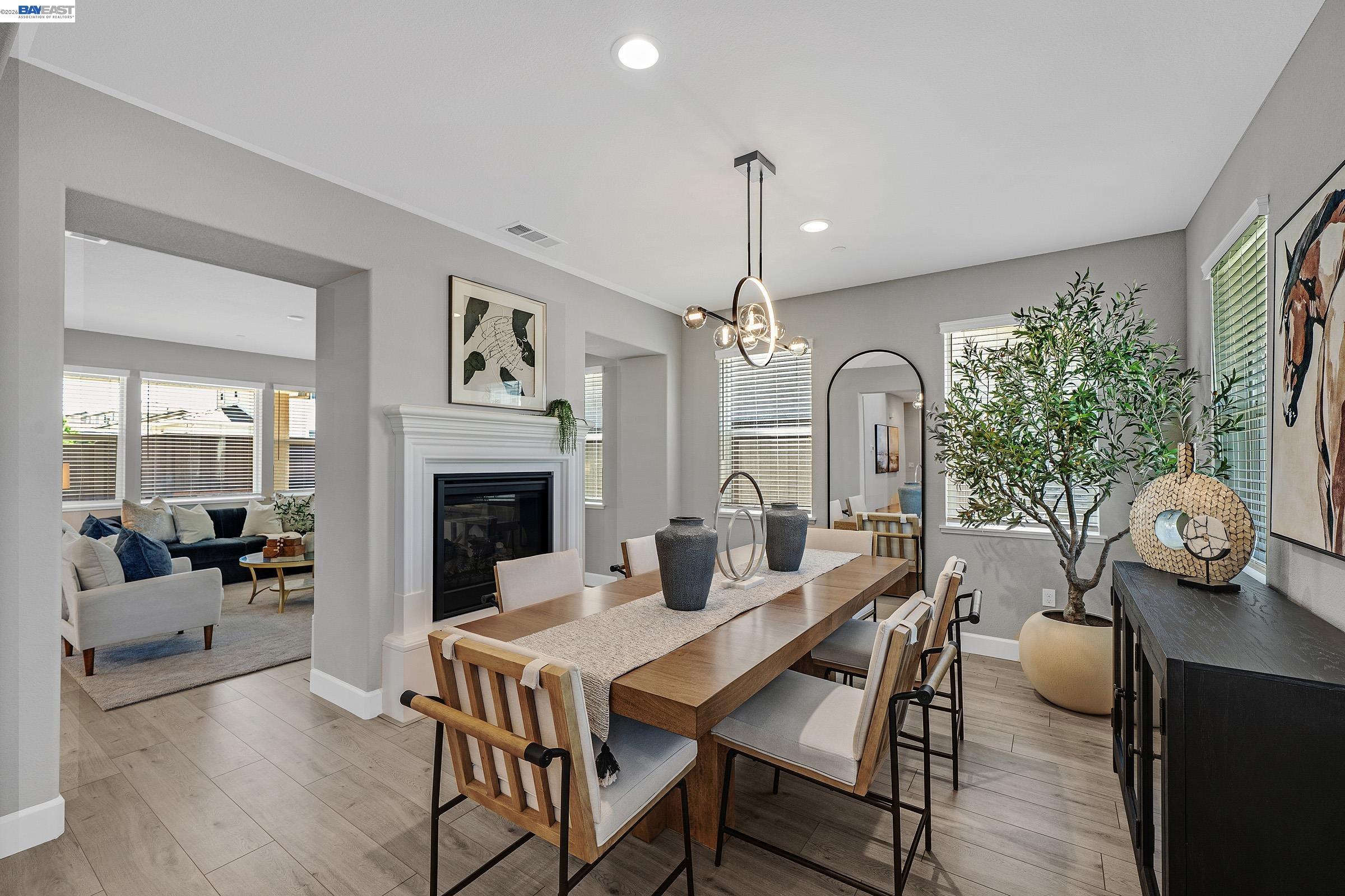 Detail Gallery Image 6 of 53 For 271 Eagle Nest Dr, Oakley,  CA 94561 - 5 Beds | 4/1 Baths