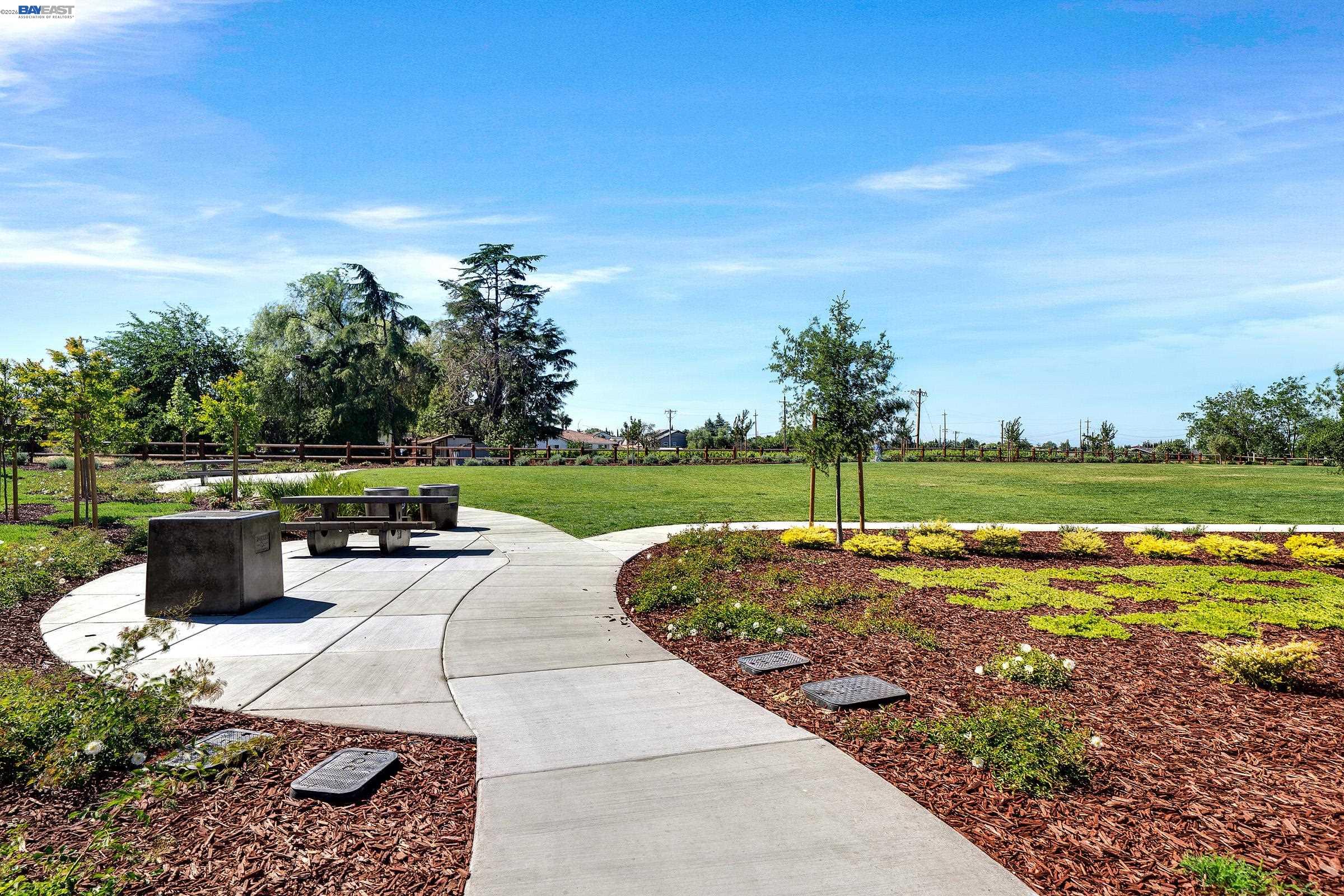 Detail Gallery Image 51 of 53 For 271 Eagle Nest Dr, Oakley,  CA 94561 - 5 Beds | 4/1 Baths