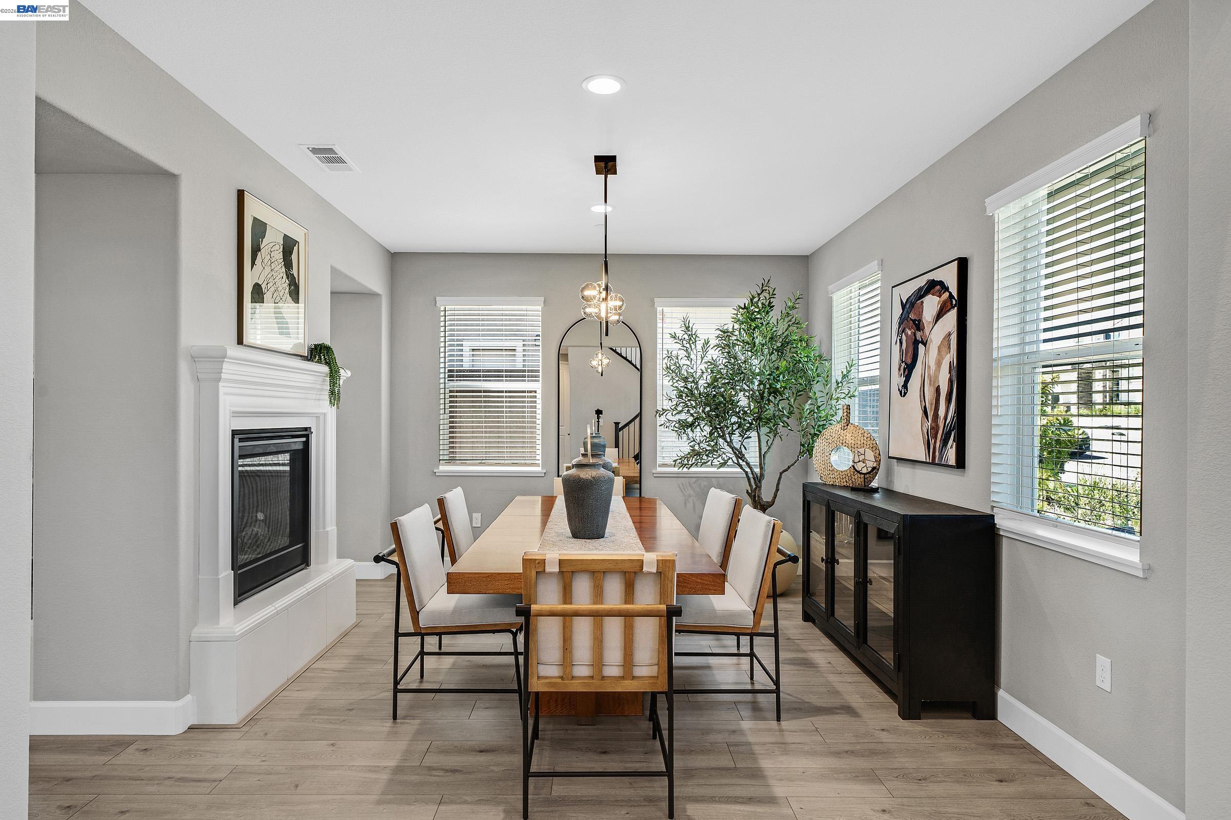 Detail Gallery Image 8 of 53 For 271 Eagle Nest Dr, Oakley,  CA 94561 - 5 Beds | 4/1 Baths