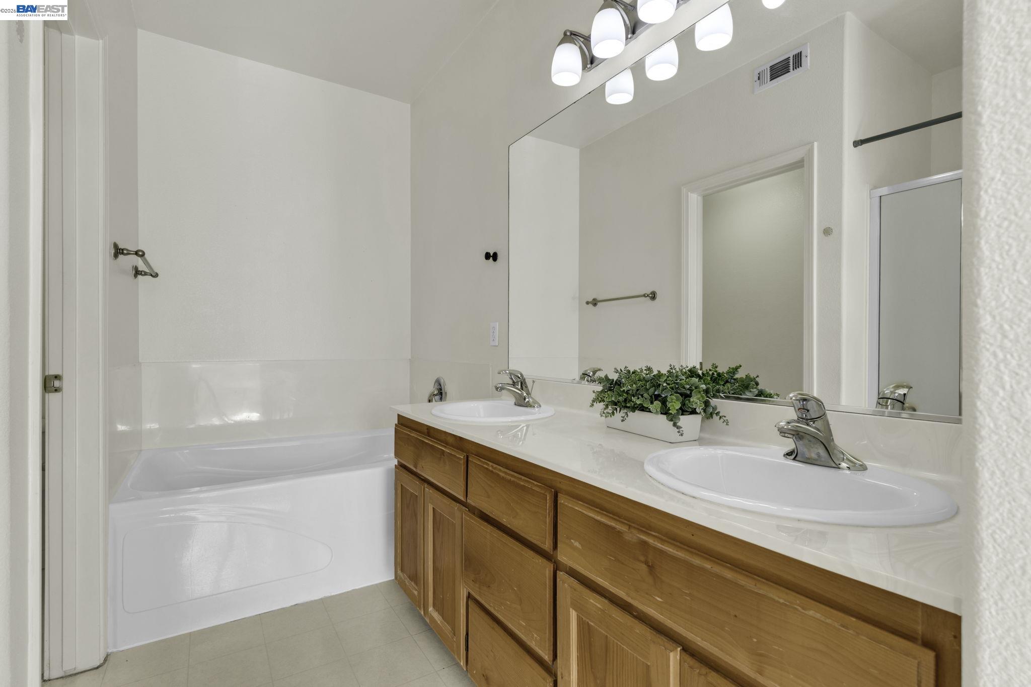 Photo #17: 41130179 Listing: Photo #17