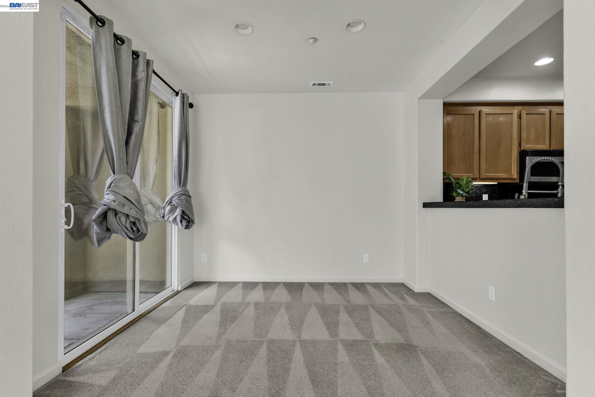 Photo #8: 41130179 Listing: Photo #8