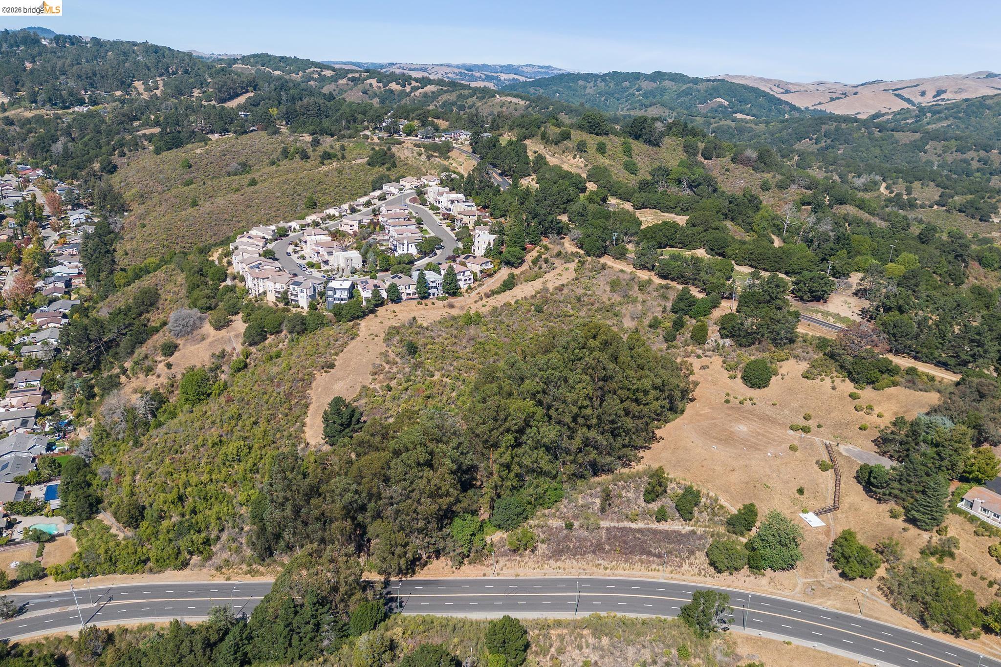 14381 Skyline Blvd, Oakland CA 94619 — photo 31