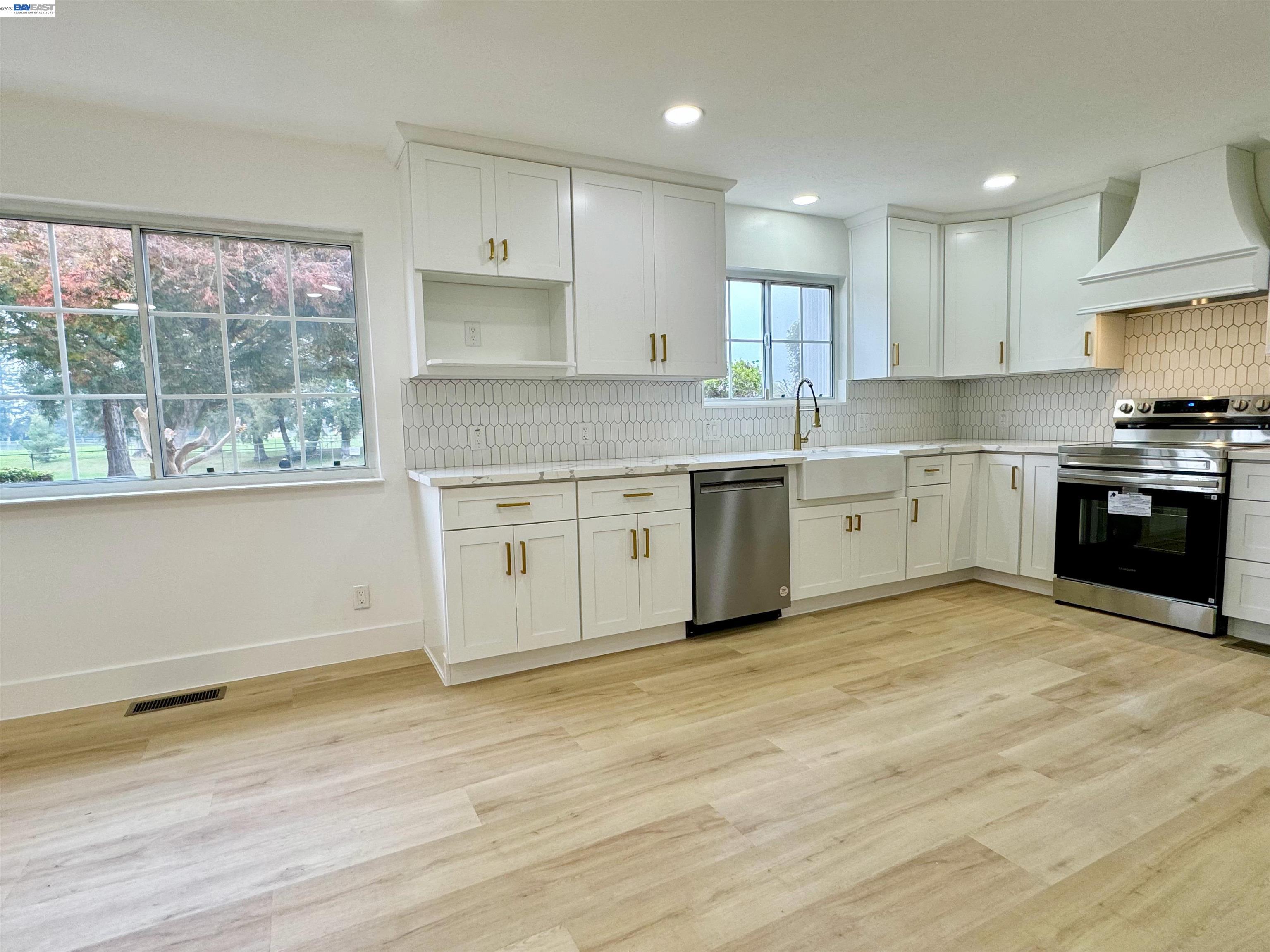 Detail Gallery Image 18 of 60 For 838 Virginia Ave, Lodi,  CA 95242 - 4 Beds | 4/1 Baths