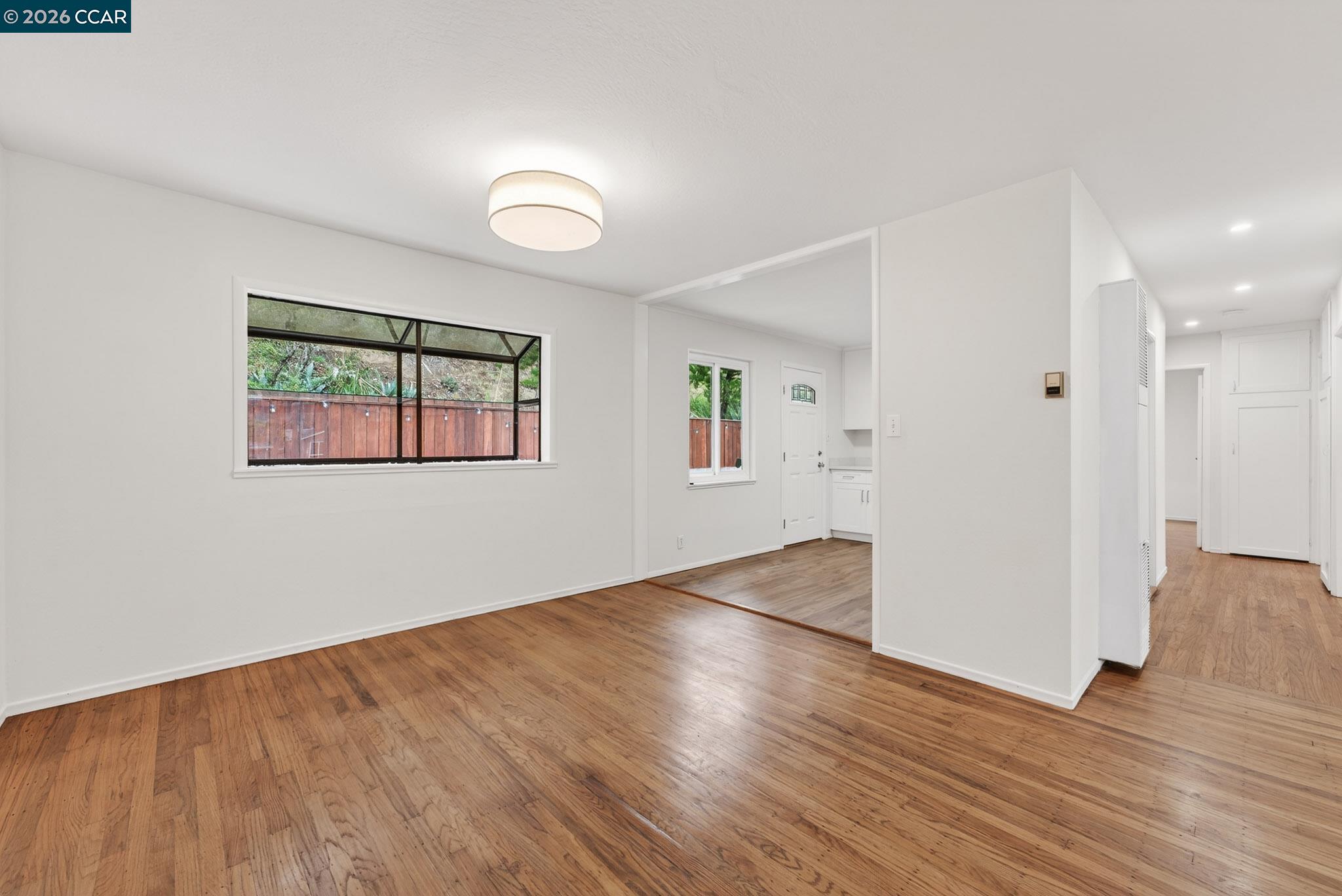 Detail Gallery Image 11 of 36 For 1559 Linda Mar Blvd, Pacifica,  CA 94044 - 3 Beds | 1 Baths