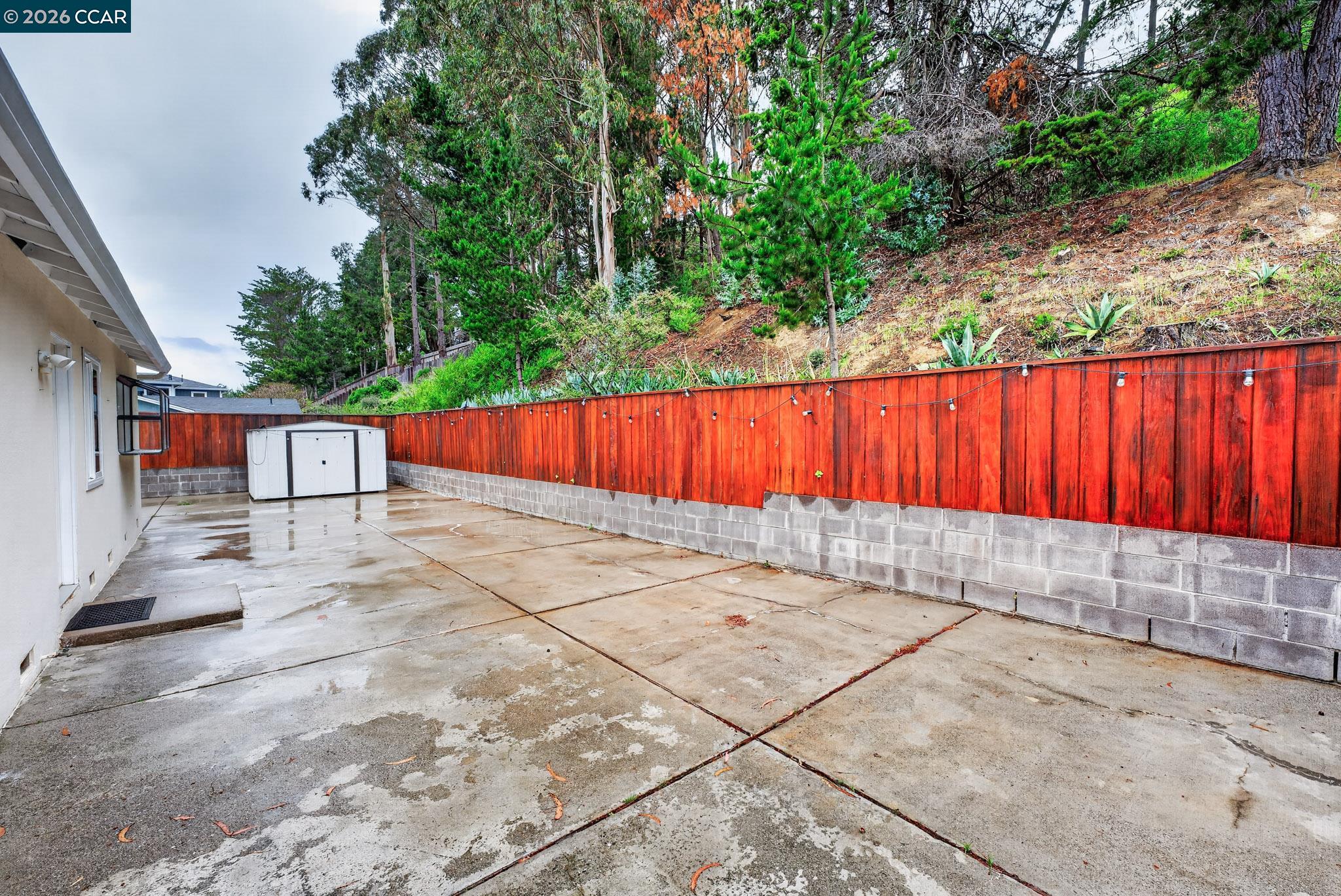 Detail Gallery Image 3 of 38 For 1559 Linda Mar Blvd, Pacifica,  CA 94044 - 3 Beds | 1 Baths