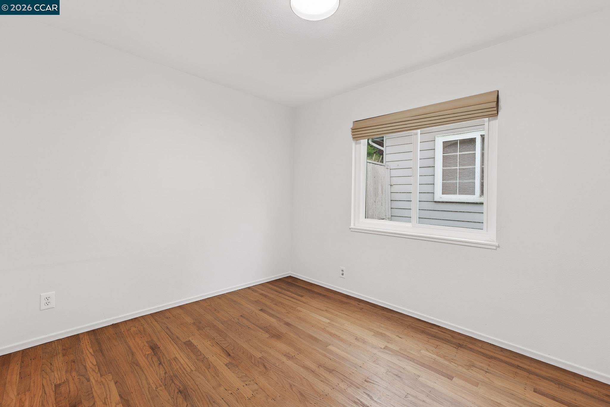 Detail Gallery Image 24 of 36 For 1559 Linda Mar Blvd, Pacifica,  CA 94044 - 3 Beds | 1 Baths