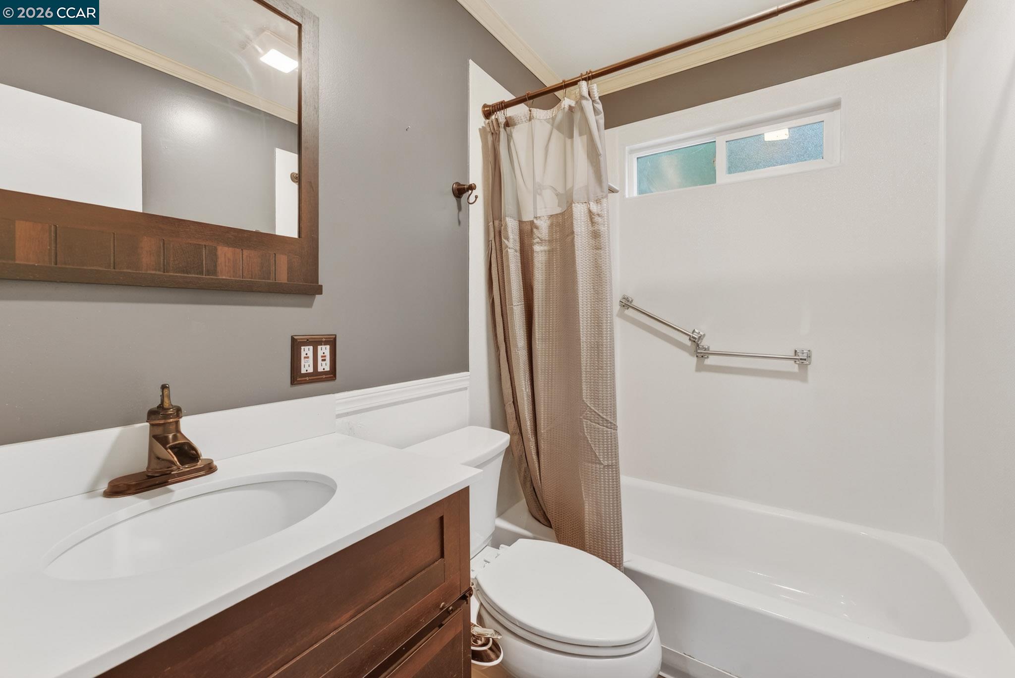 Detail Gallery Image 30 of 38 For 1559 Linda Mar Blvd, Pacifica,  CA 94044 - 3 Beds | 1 Baths