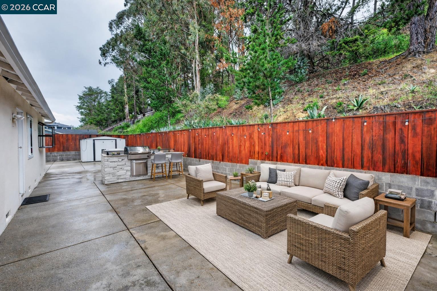 Detail Gallery Image 4 of 38 For 1559 Linda Mar Blvd, Pacifica,  CA 94044 - 3 Beds | 1 Baths