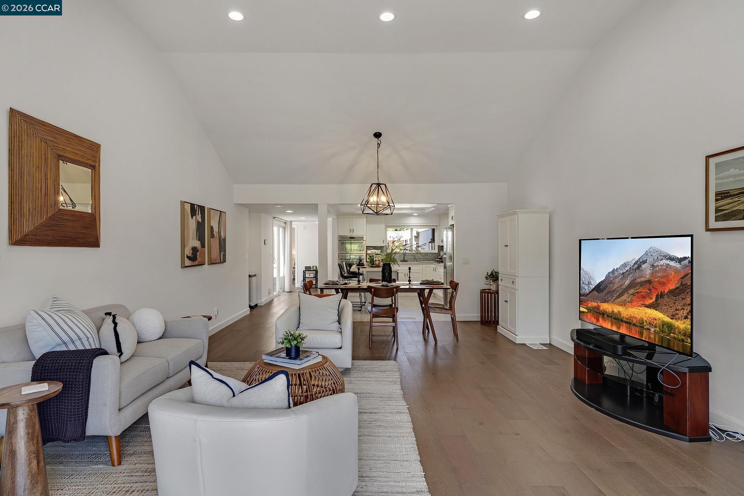 Photo #16: 41130193 Listing: Photo #16