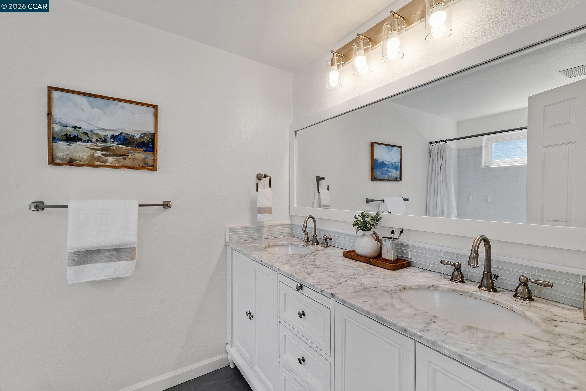 Photo #32: 41130193 Listing: Photo #32