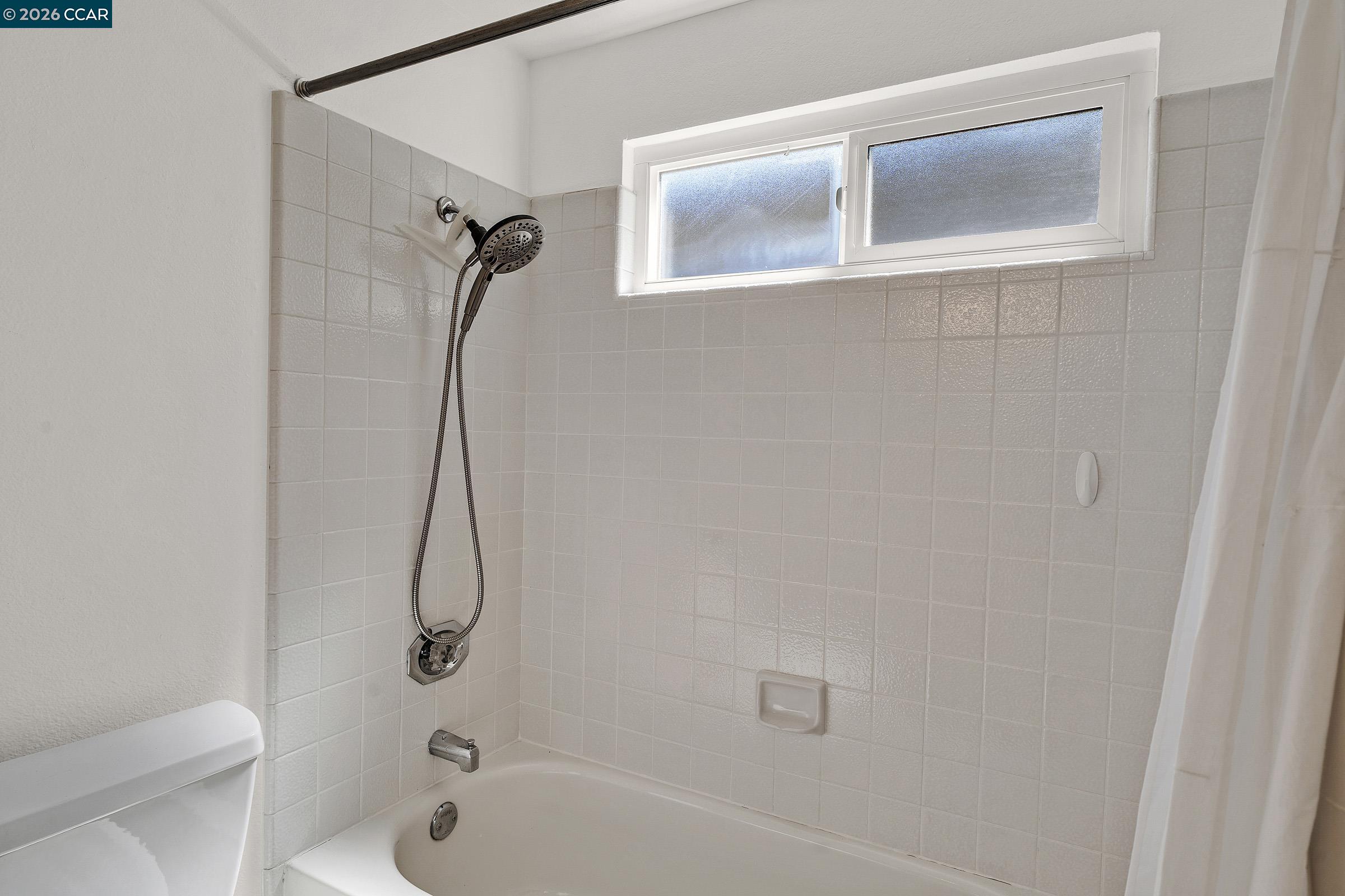 Photo #36: 41130193 Listing: Photo #36