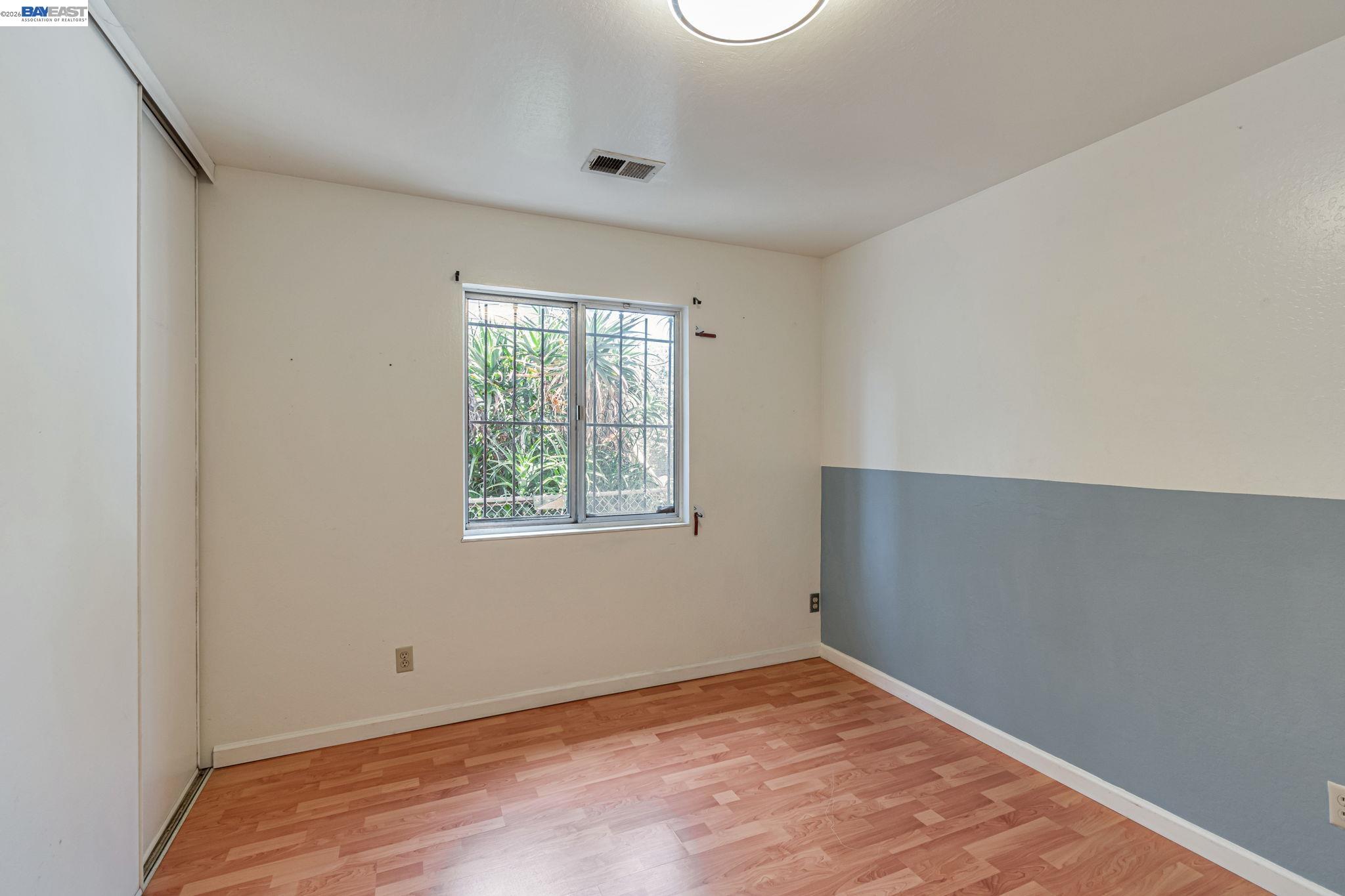 Detail Gallery Image 15 of 37 For 2538 E 16th St, Oakland,  CA 94601 - 3 Beds | 2 Baths