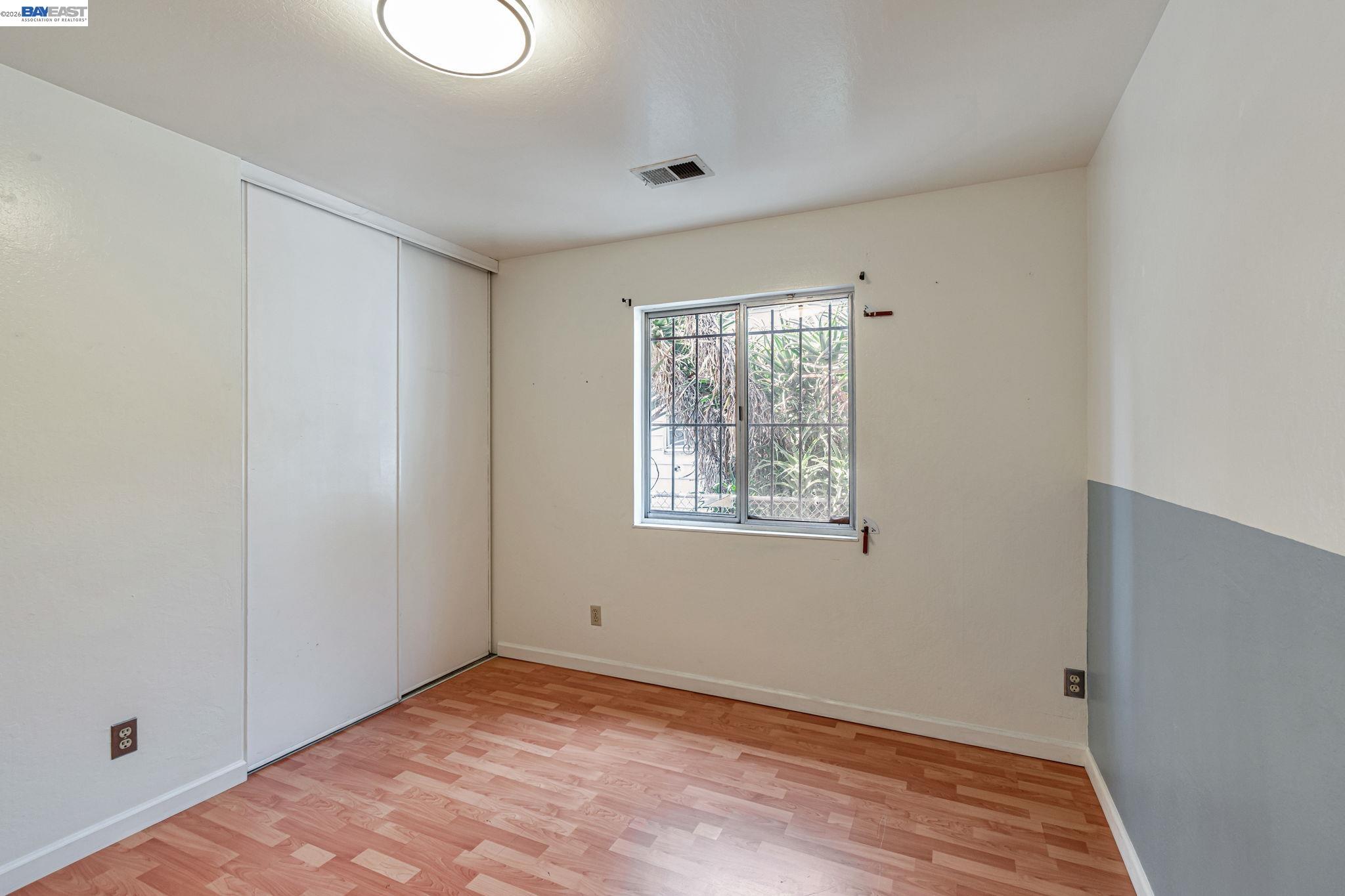 Detail Gallery Image 16 of 37 For 2538 E 16th St, Oakland,  CA 94601 - 3 Beds | 2 Baths