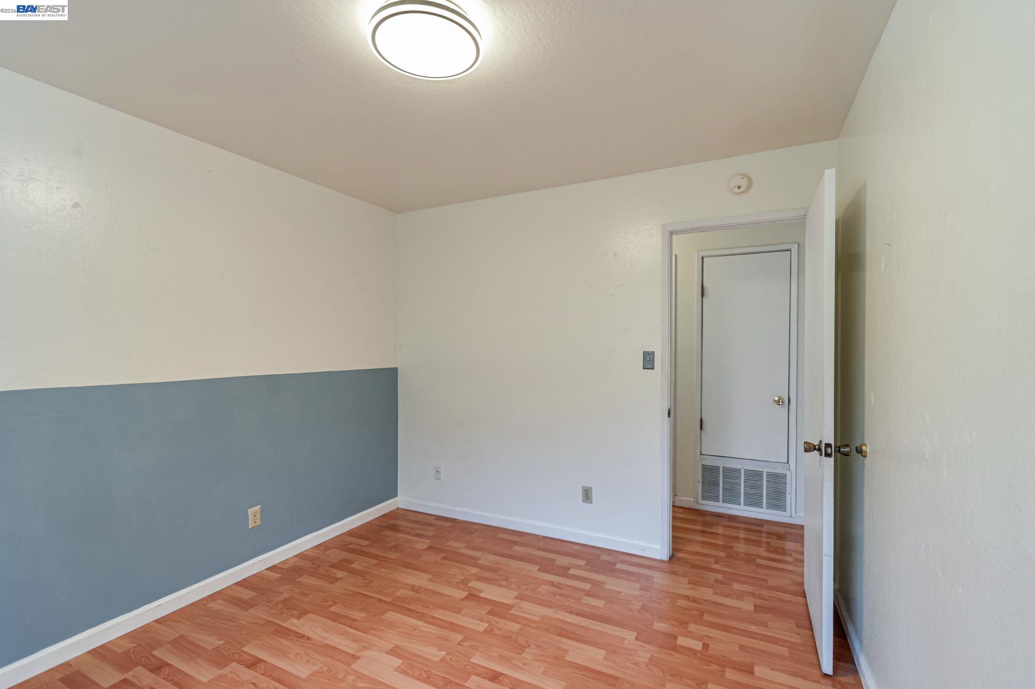 Detail Gallery Image 18 of 37 For 2538 E 16th St, Oakland,  CA 94601 - 3 Beds | 2 Baths