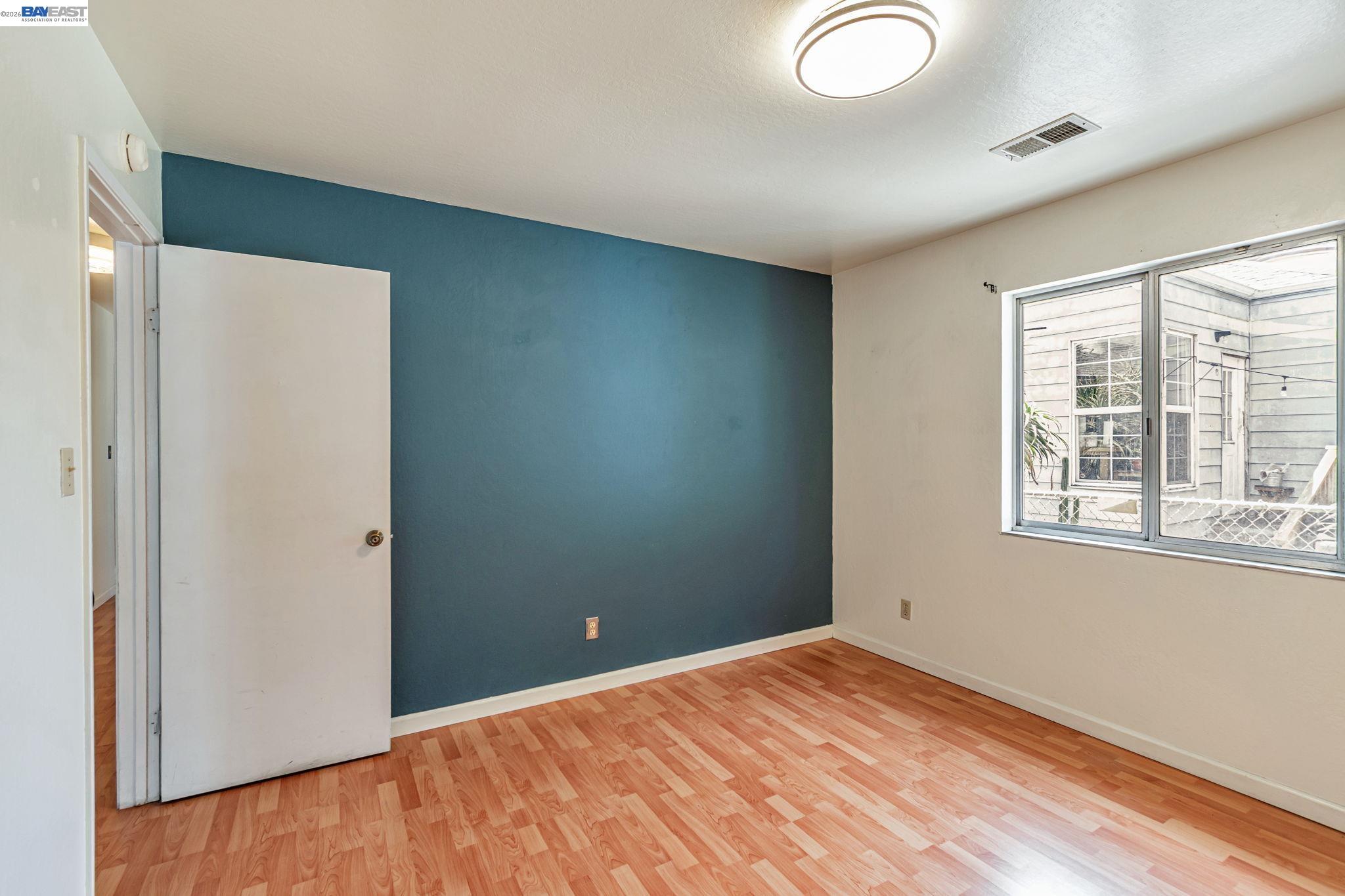 Detail Gallery Image 20 of 37 For 2538 E 16th St, Oakland,  CA 94601 - 3 Beds | 2 Baths