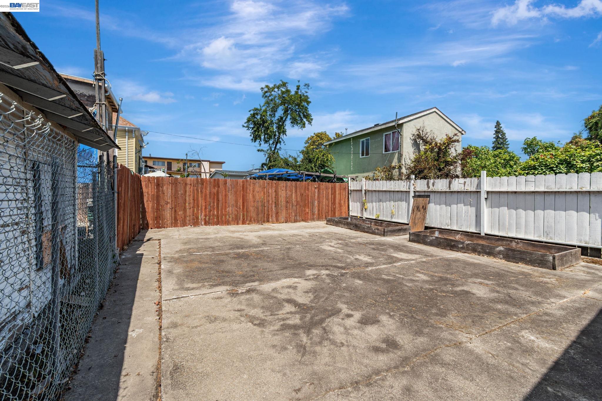 Detail Gallery Image 32 of 37 For 2538 E 16th St, Oakland,  CA 94601 - 3 Beds | 2 Baths