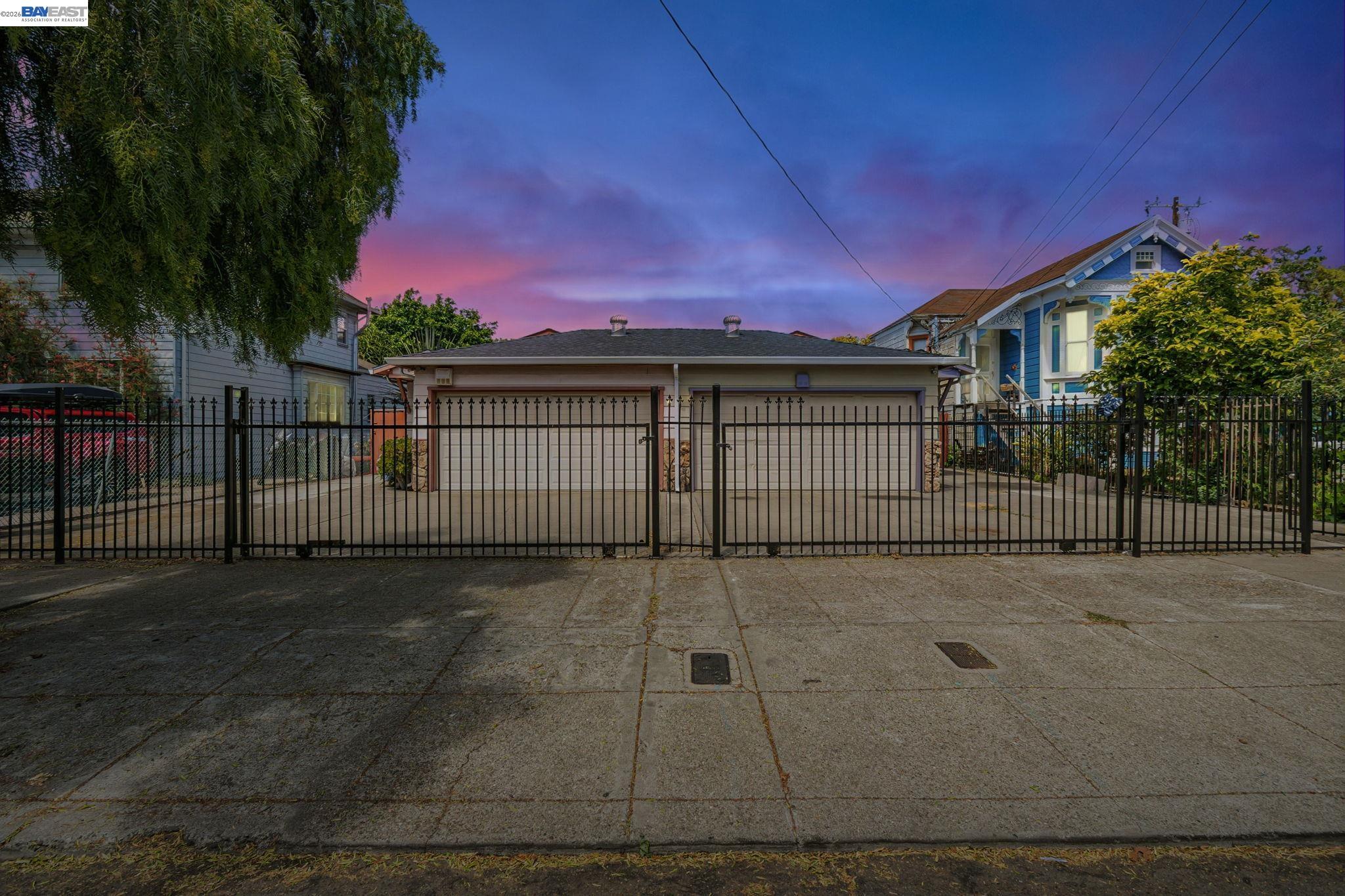 Detail Gallery Image 37 of 37 For 2538 E 16th St, Oakland,  CA 94601 - 3 Beds | 2 Baths