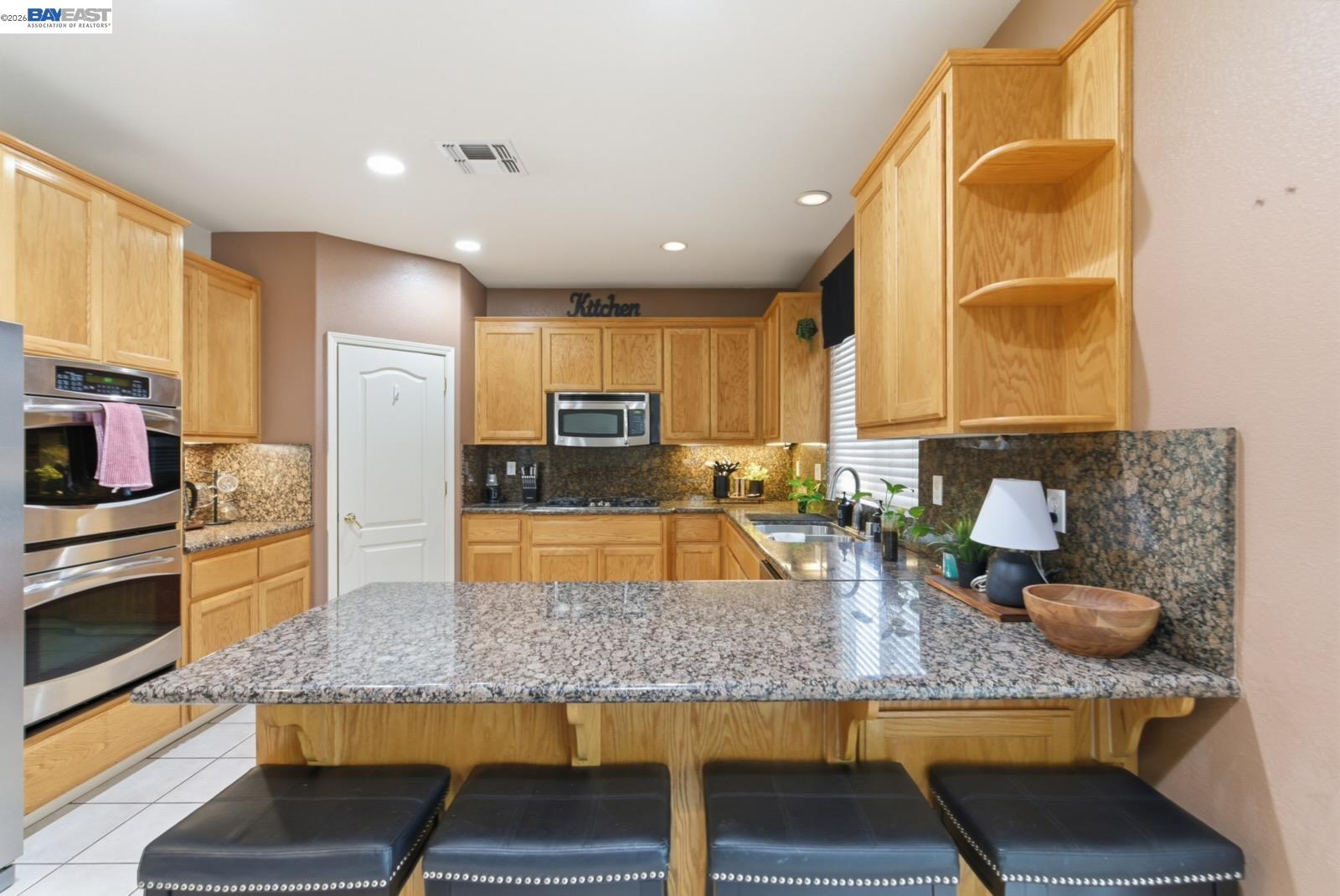 Detail Gallery Image 11 of 41 For 2076 Captalpa, Antioch,  CA 94509 - 5 Beds | 2 Baths