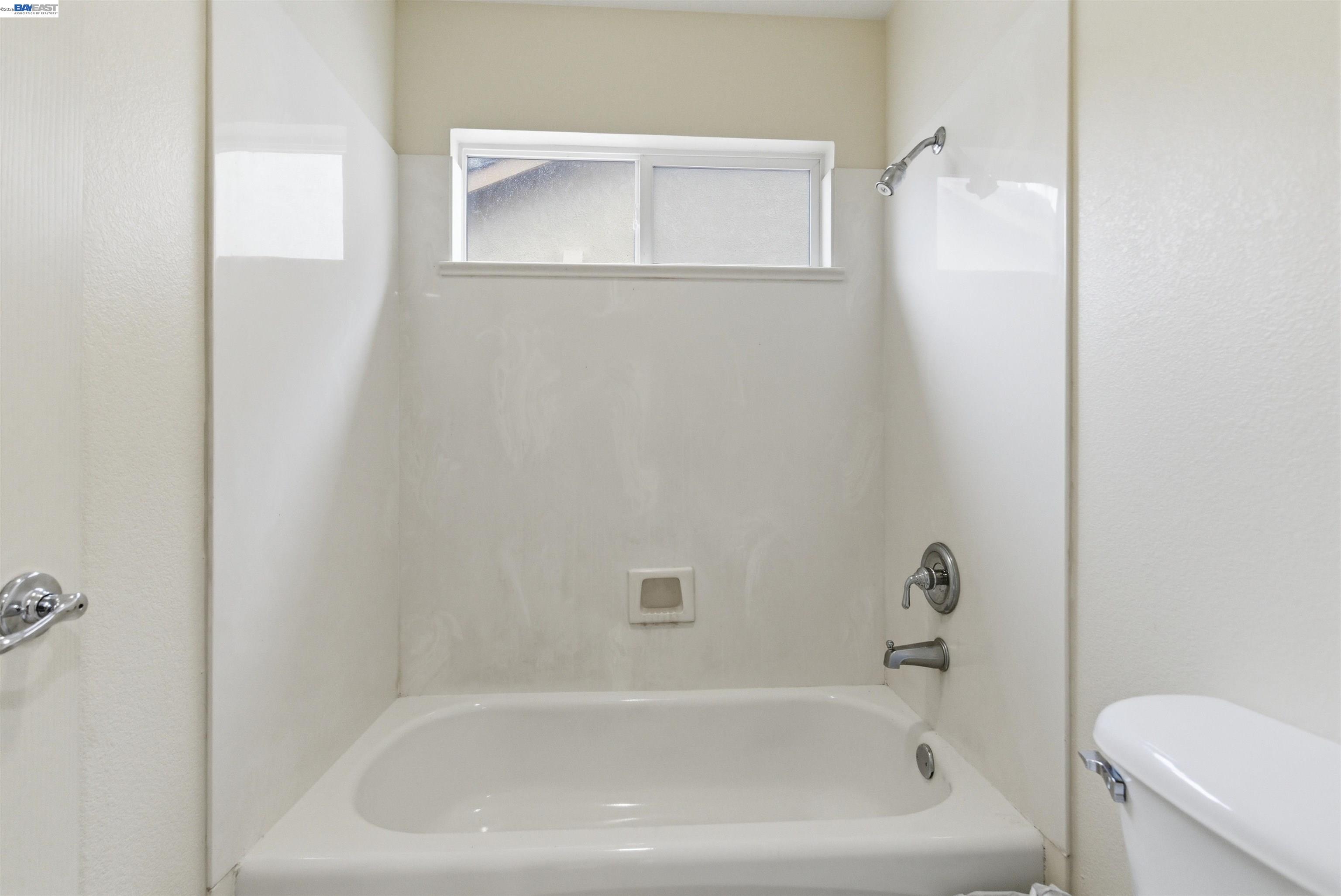 Detail Gallery Image 26 of 41 For 2076 Captalpa, Antioch,  CA 94509 - 5 Beds | 2 Baths