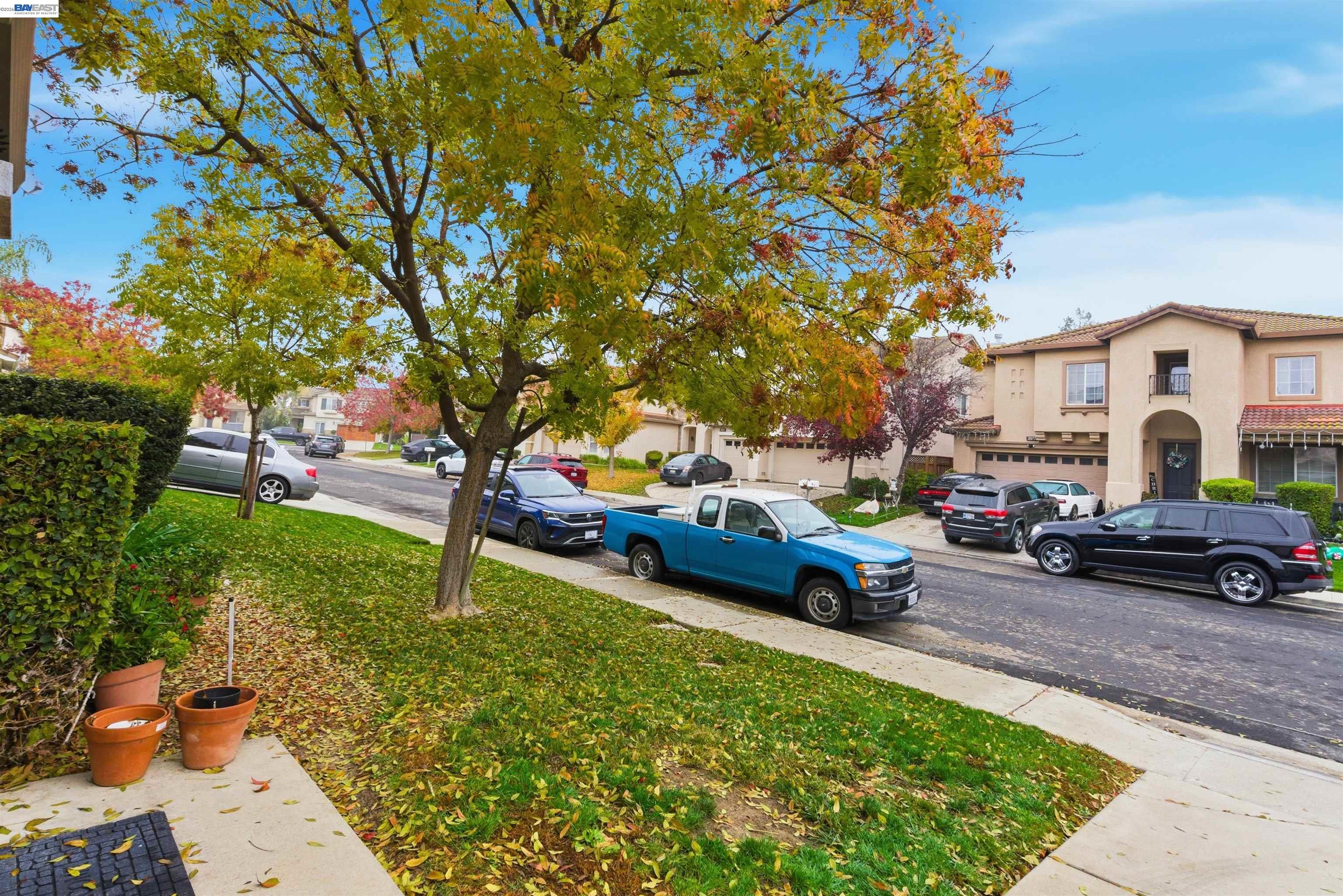 Detail Gallery Image 4 of 41 For 2076 Captalpa, Antioch,  CA 94509 - 5 Beds | 2 Baths