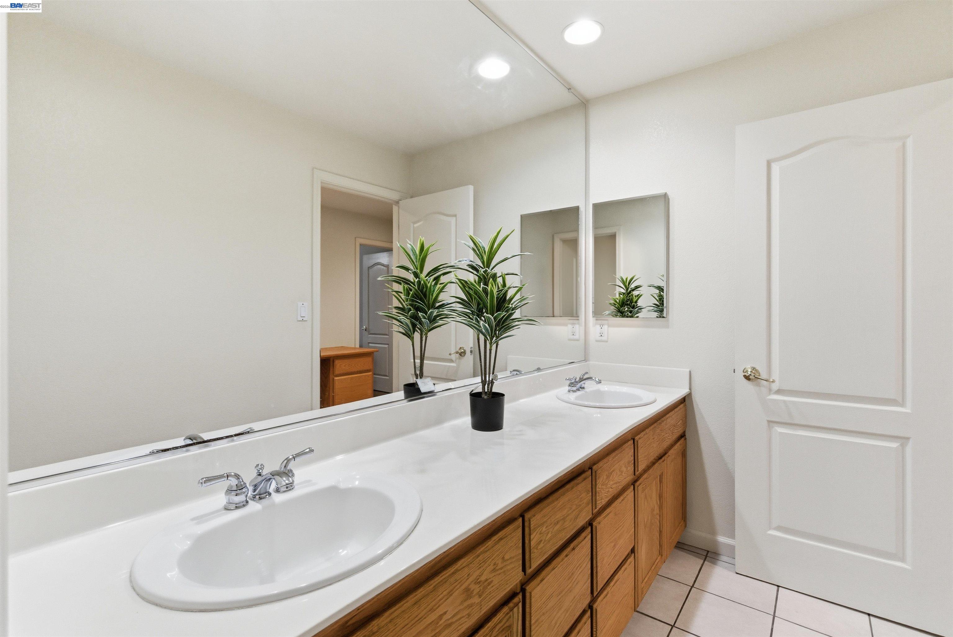 Detail Gallery Image 30 of 41 For 2076 Captalpa, Antioch,  CA 94509 - 5 Beds | 2 Baths