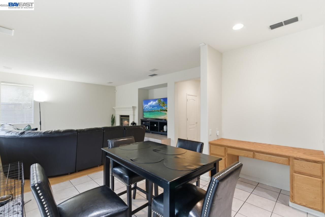 Detail Gallery Image 35 of 41 For 2076 Captalpa, Antioch,  CA 94509 - 5 Beds | 2 Baths