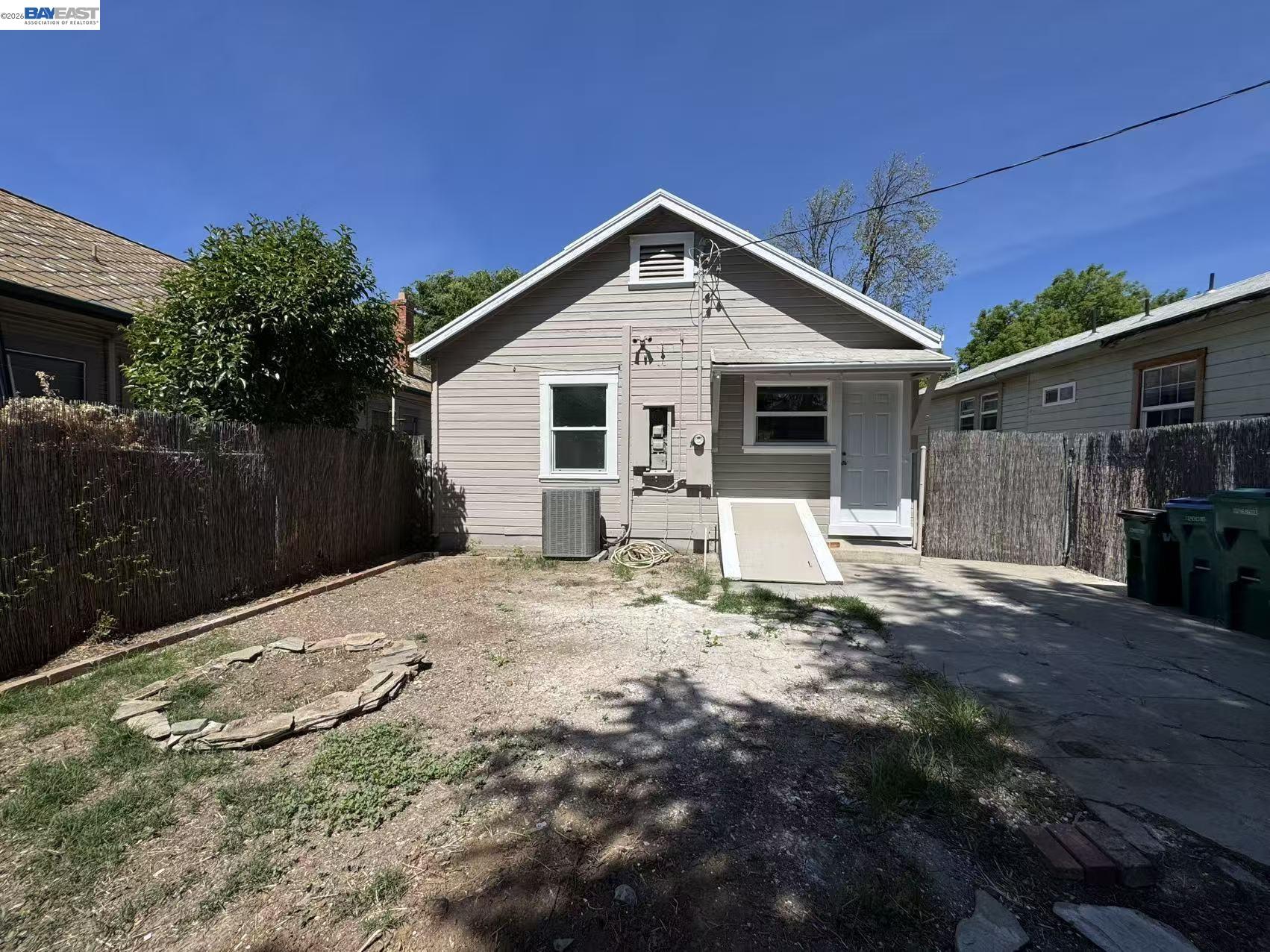 Detail Gallery Image 13 of 16 For 318 E Pine St, Stockton,  CA 95204 - 2 Beds | 1 Baths