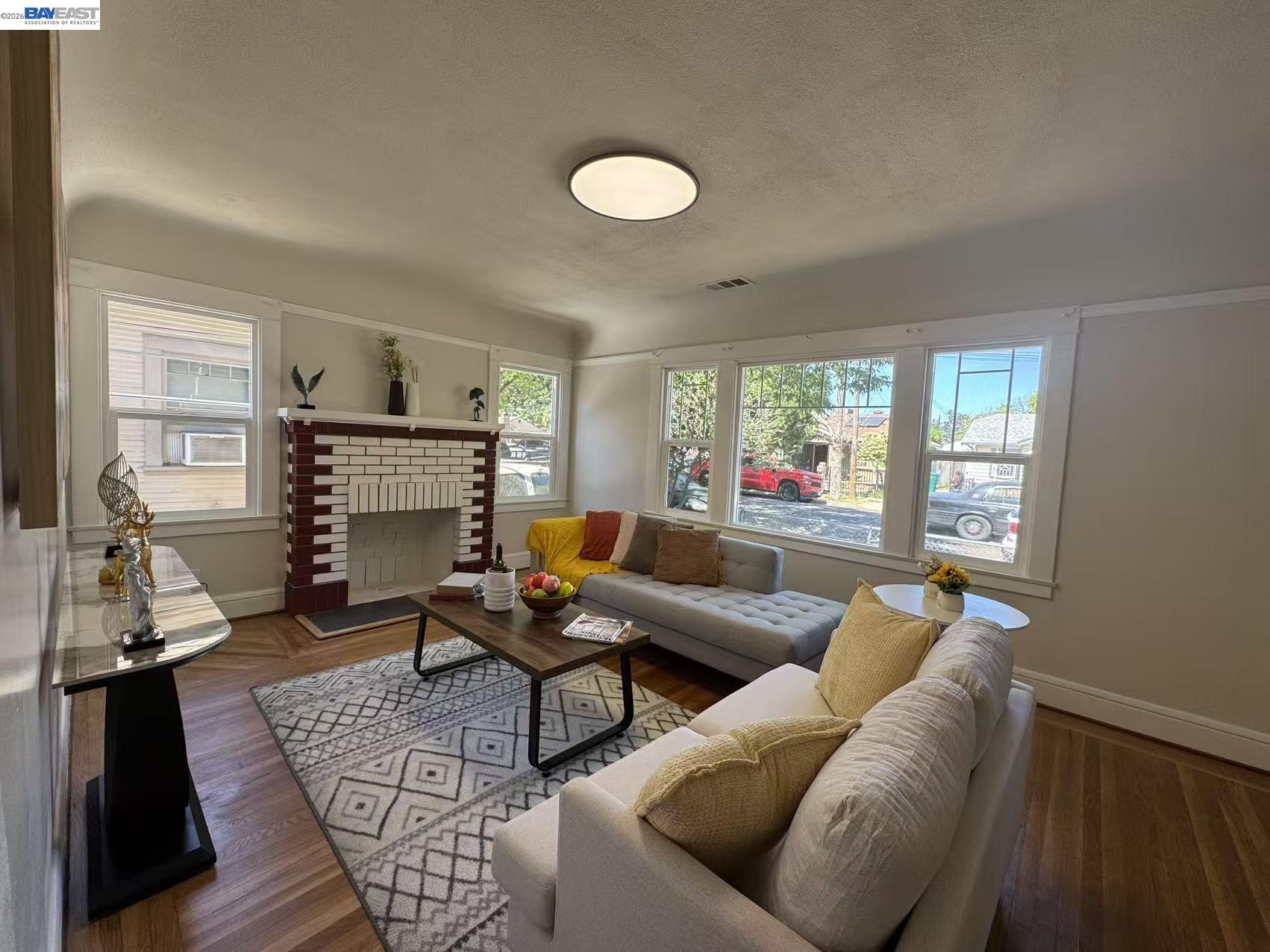 Detail Gallery Image 4 of 16 For 318 E Pine St, Stockton,  CA 95204 - 2 Beds | 1 Baths