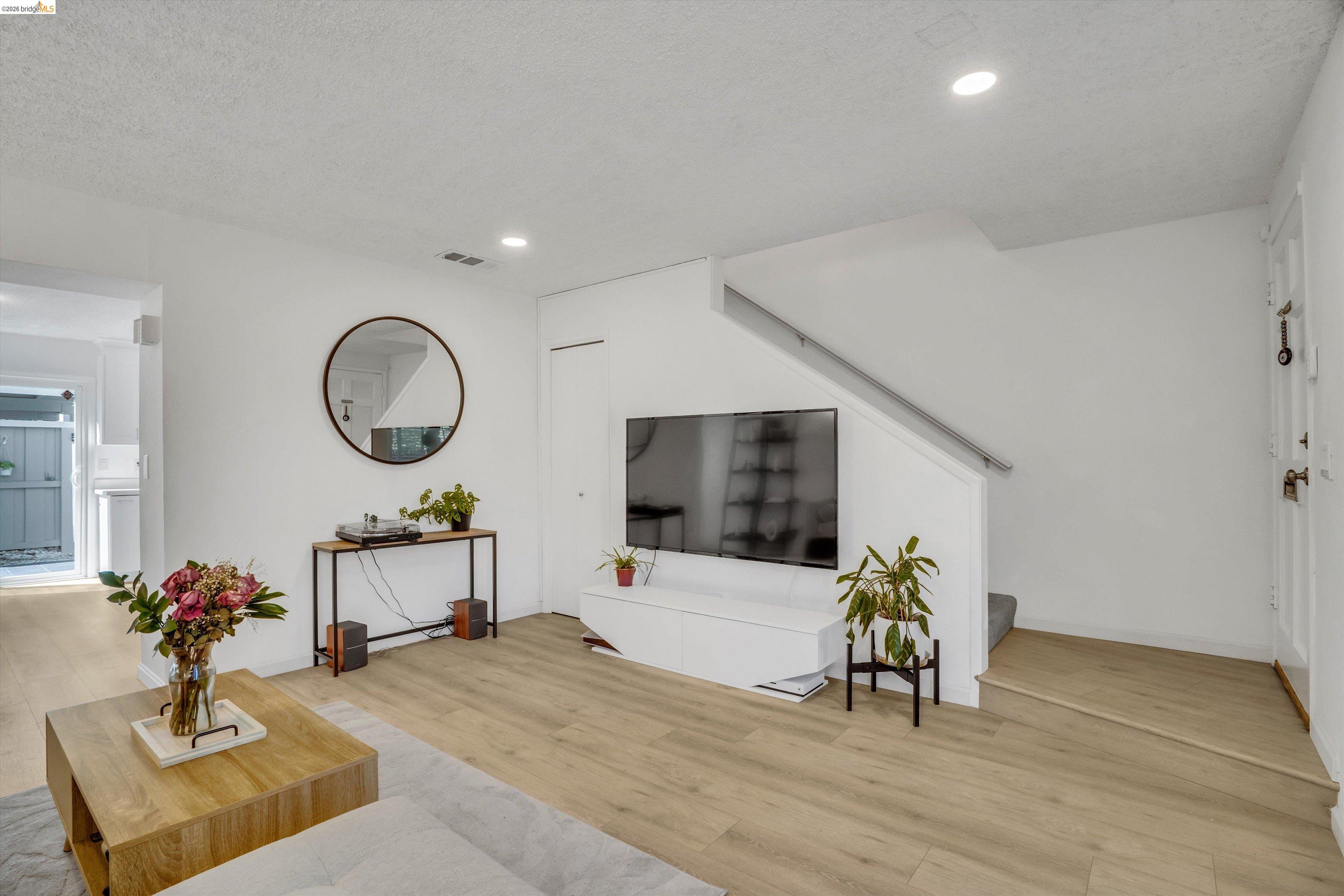 Photo #3: 41130210 Listing: Photo #3