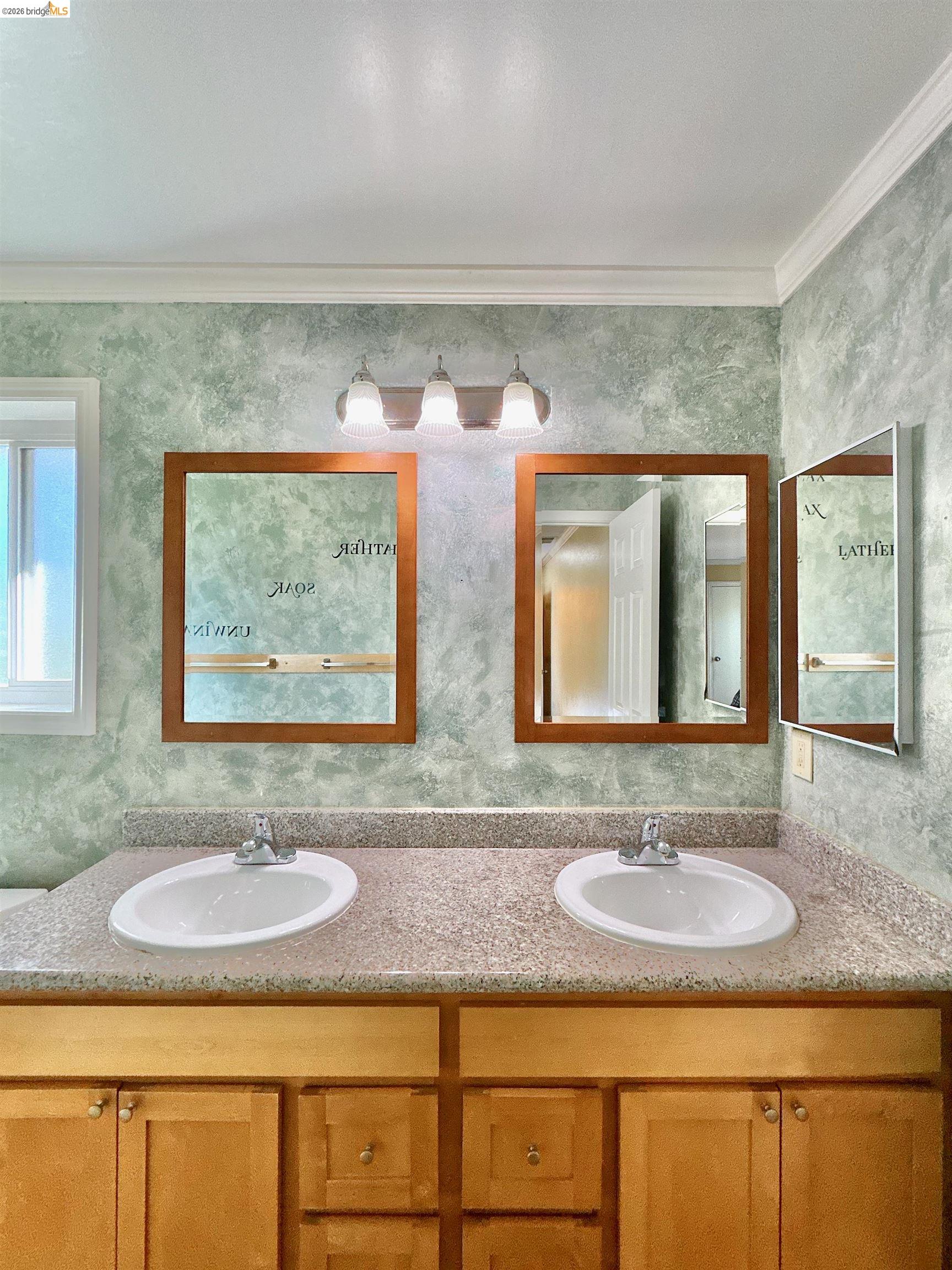 Photo #8: 41130213 Listing: Photo #8