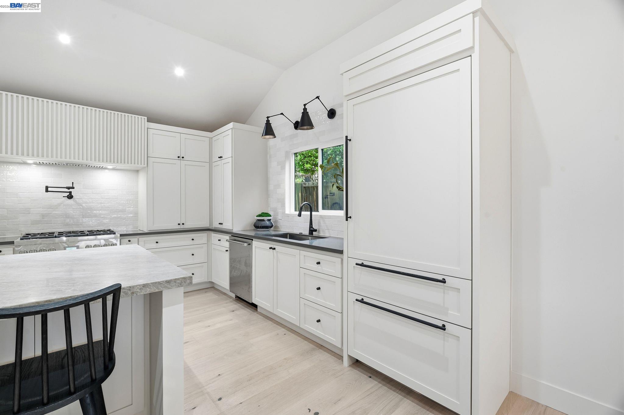 Detail Gallery Image 12 of 60 For 1044 Geronimo Ct, Fremont,  CA 94539 - 5 Beds | 3 Baths