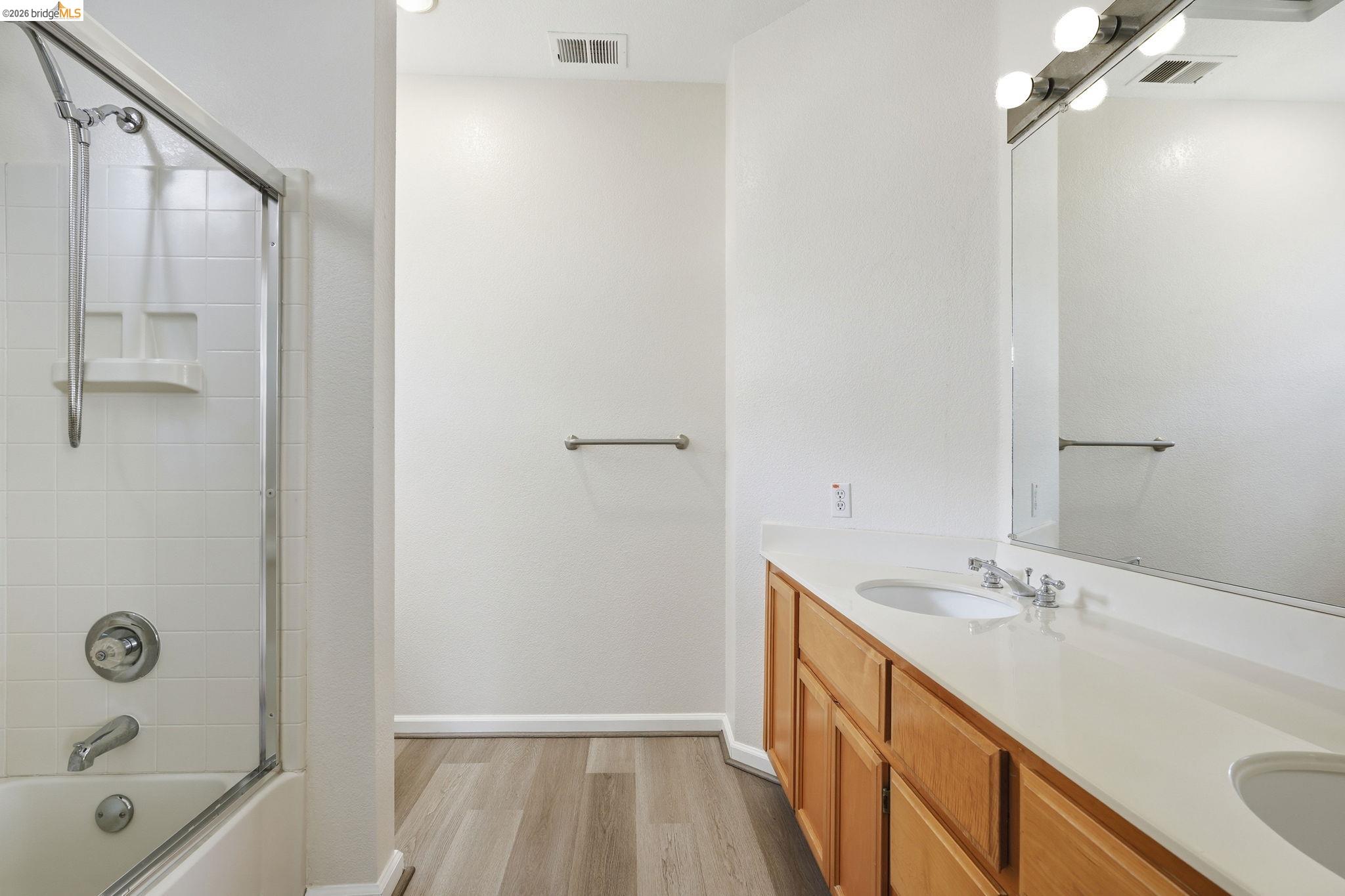 Photo #17: 41130217 Listing: Photo #17