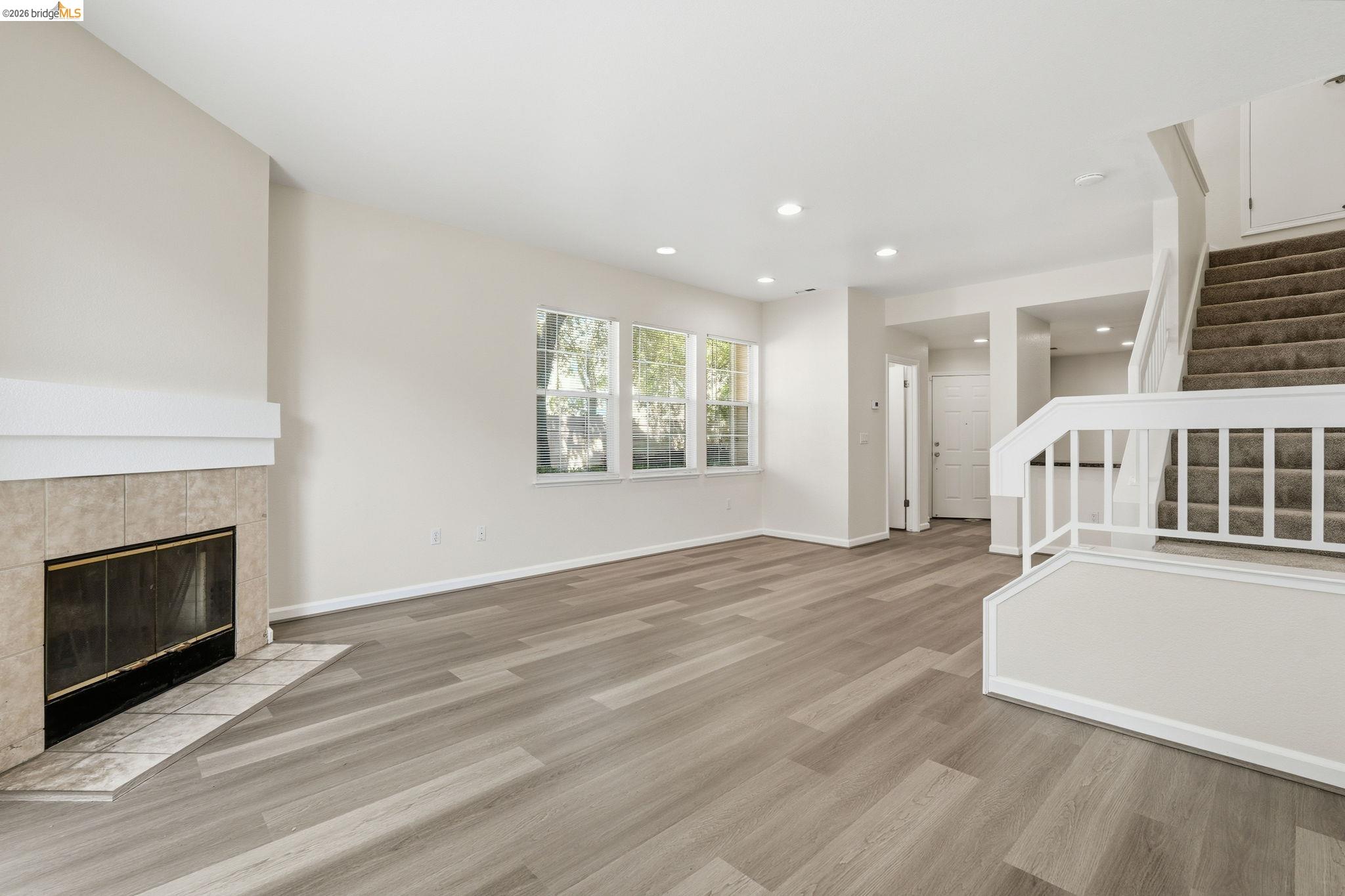 Photo #5: 41130217 Listing: Photo #5
