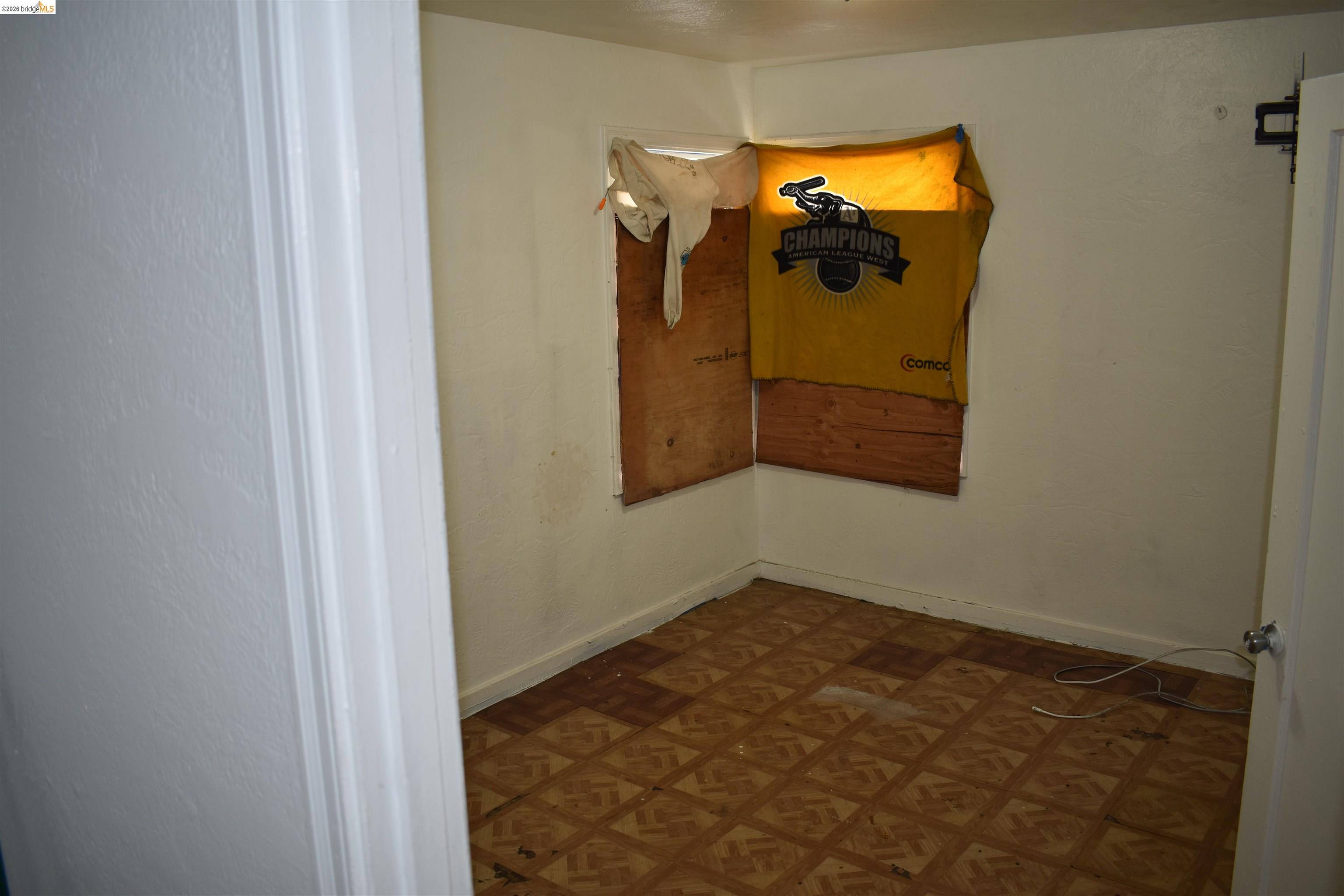 Detail Gallery Image 12 of 22 For 9945 B St, Oakland,  CA 94603 - – Beds | – Baths