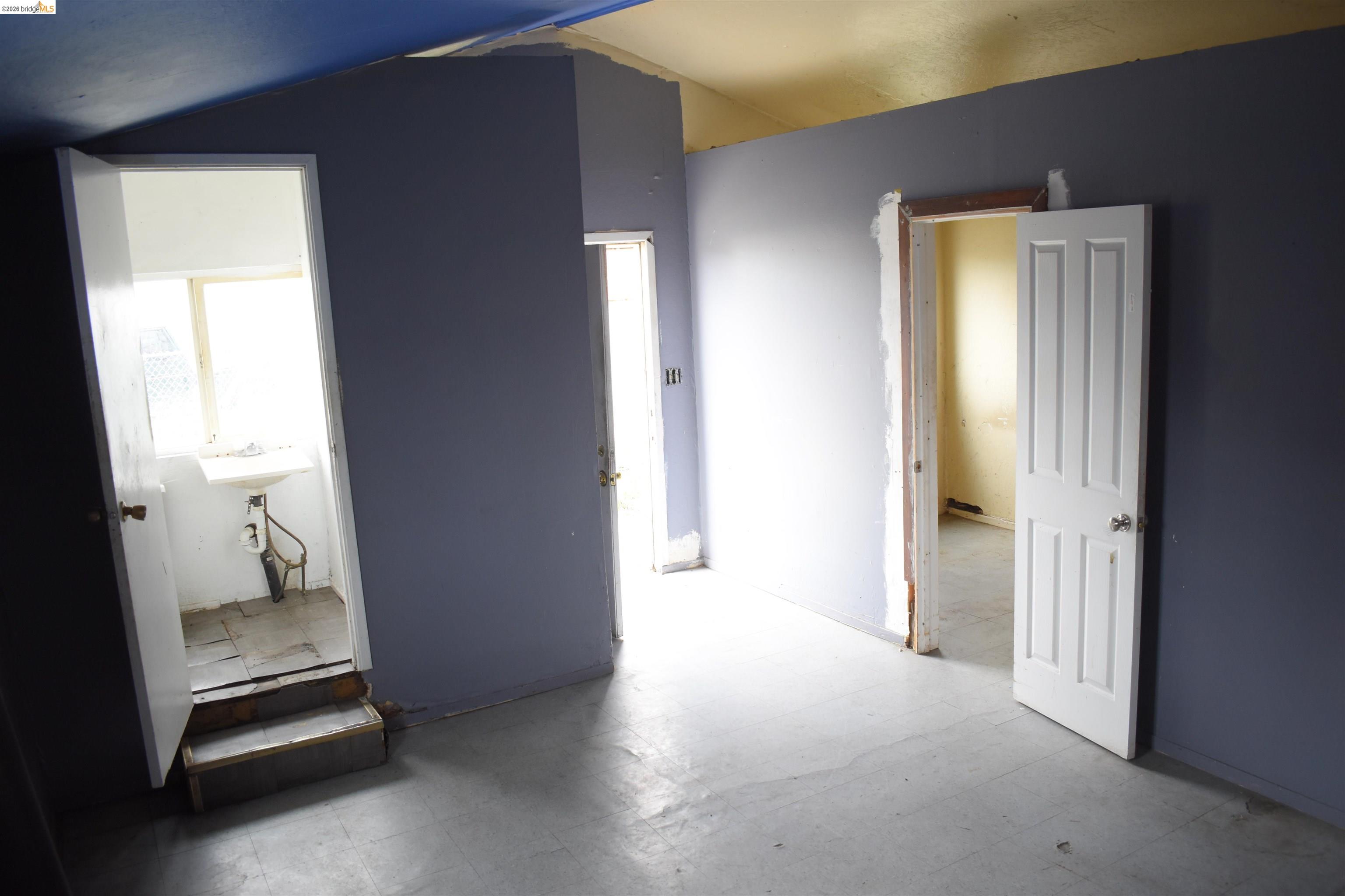 Detail Gallery Image 19 of 22 For 9945 B St, Oakland,  CA 94603 - – Beds | – Baths