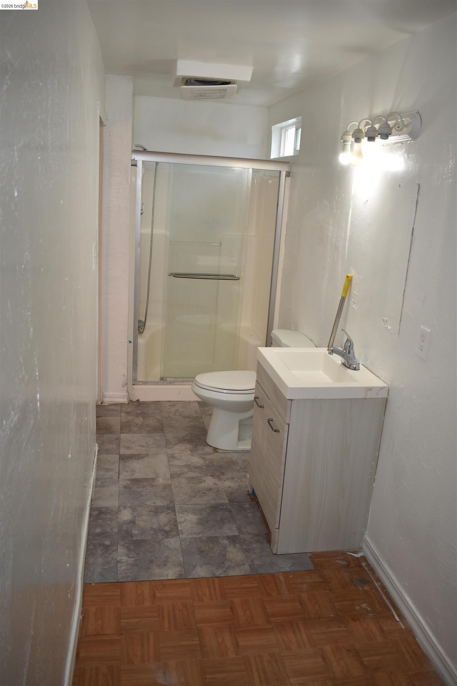 Detail Gallery Image 6 of 22 For 9945 B St, Oakland,  CA 94603 - – Beds | – Baths