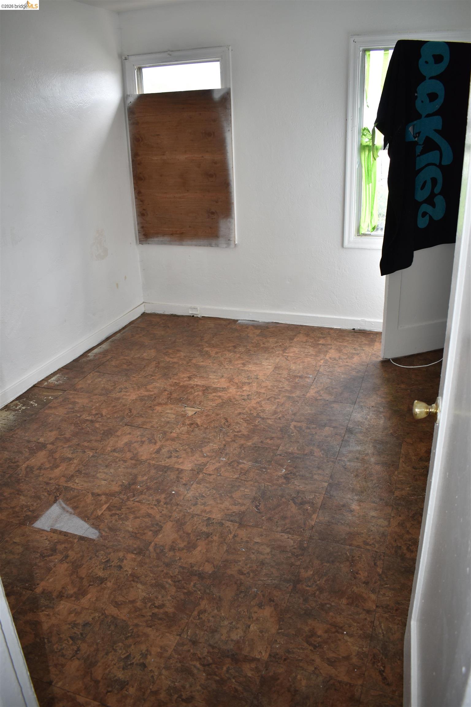 Detail Gallery Image 8 of 22 For 9945 B St, Oakland,  CA 94603 - – Beds | – Baths