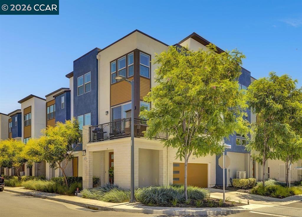 Front Image Thumbnail for CC41130219