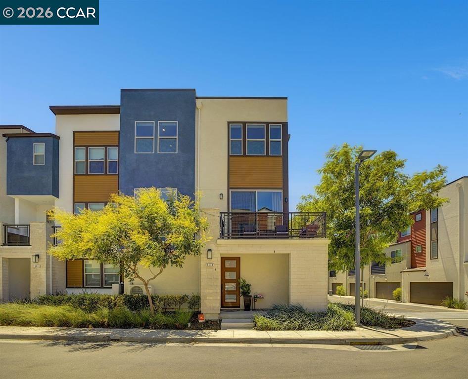 Detail Gallery Image 2 of 23 For 5436 Gracen Way, Dublin,  CA 94568 - 3 Beds | 2/1 Baths