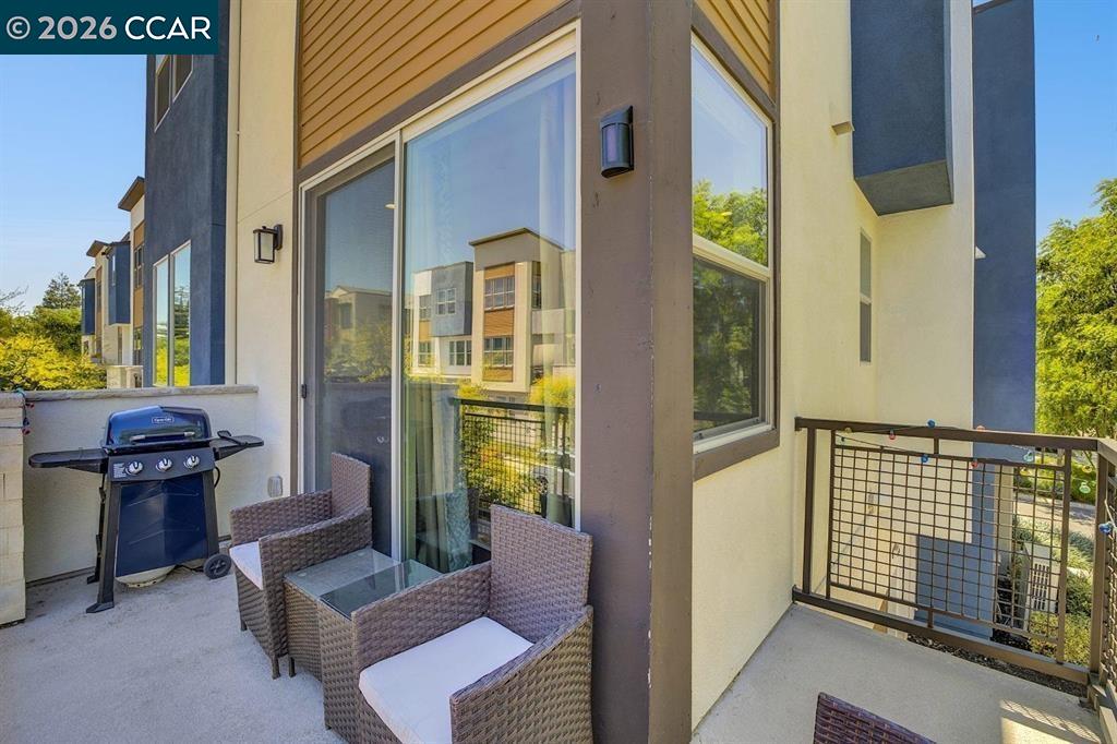 Detail Gallery Image 13 of 23 For 5436 Gracen Way, Dublin,  CA 94568 - 3 Beds | 2/1 Baths