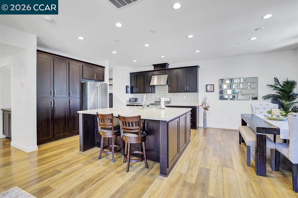 Detail Gallery Image 5 of 23 For 5436 Gracen Way, Dublin,  CA 94568 - 3 Beds | 2/1 Baths