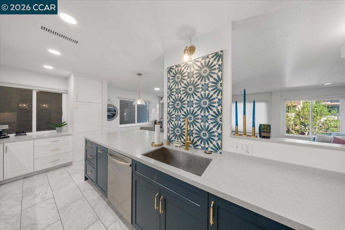 Photo #9: 41130220 Listing: Photo #9