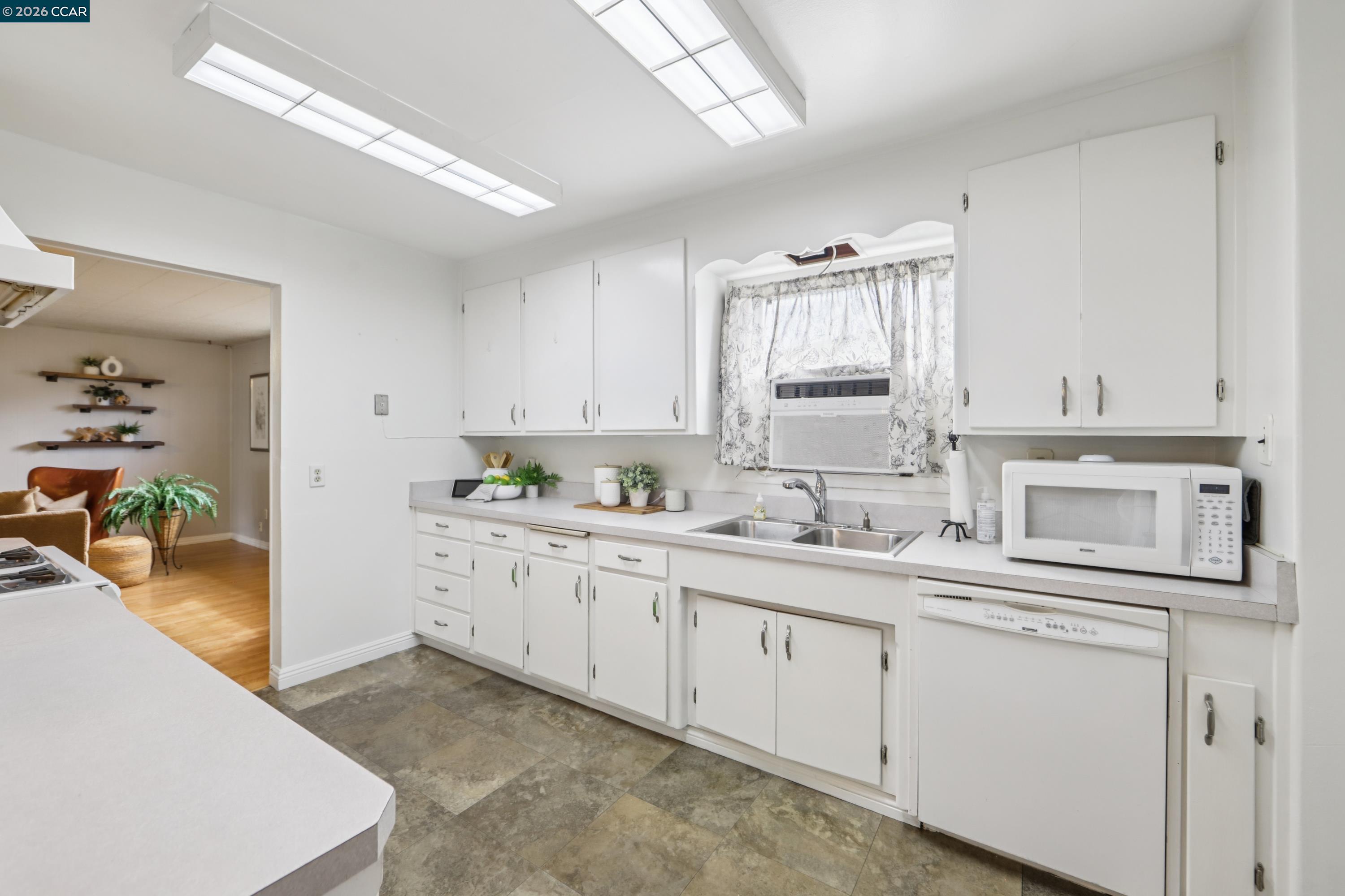 Detail Gallery Image 19 of 52 For 18 E Madill St, Antioch,  CA 94509 - 3 Beds | 1/1 Baths