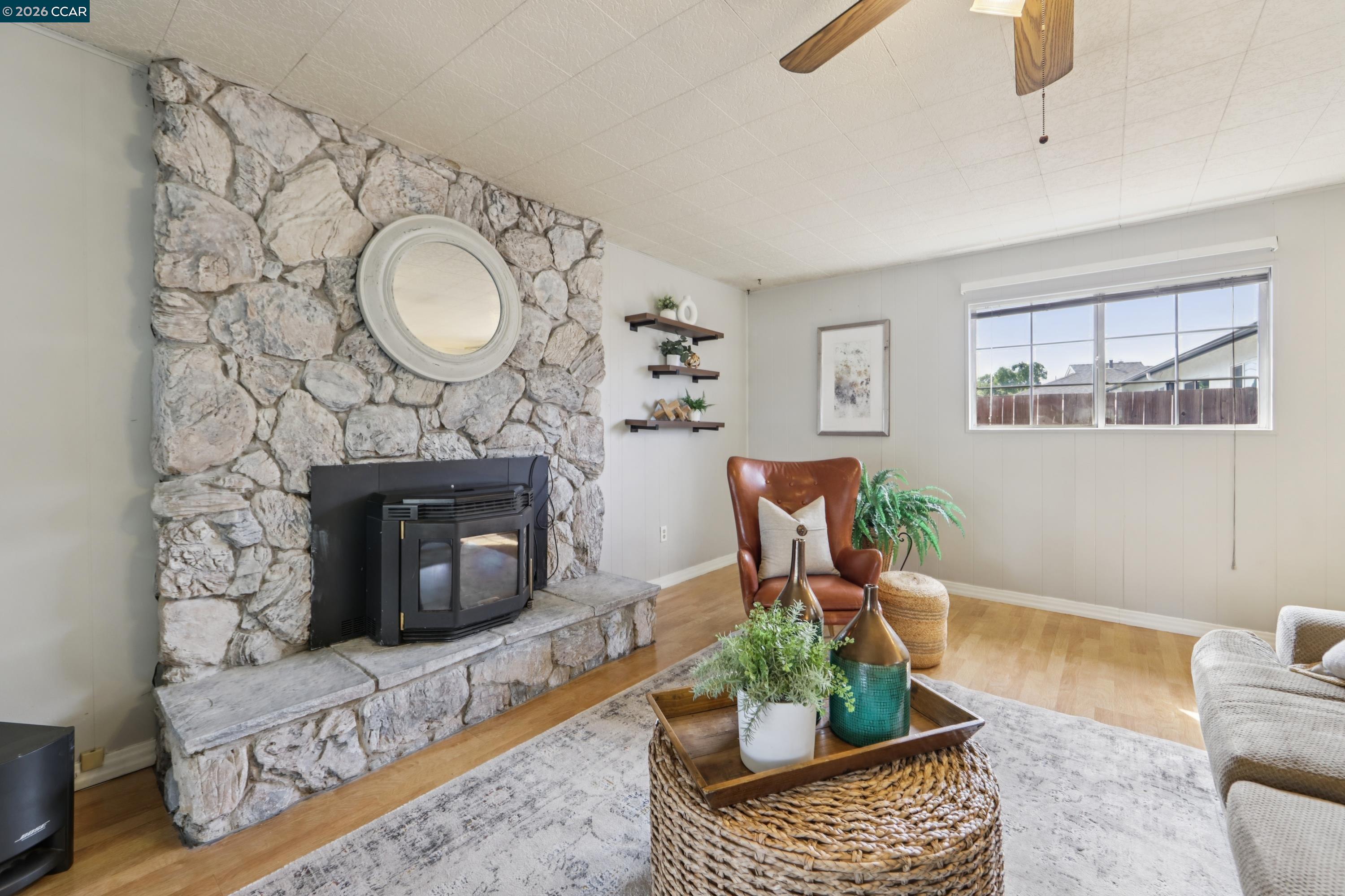 Detail Gallery Image 8 of 52 For 18 E Madill St, Antioch,  CA 94509 - 3 Beds | 1/1 Baths