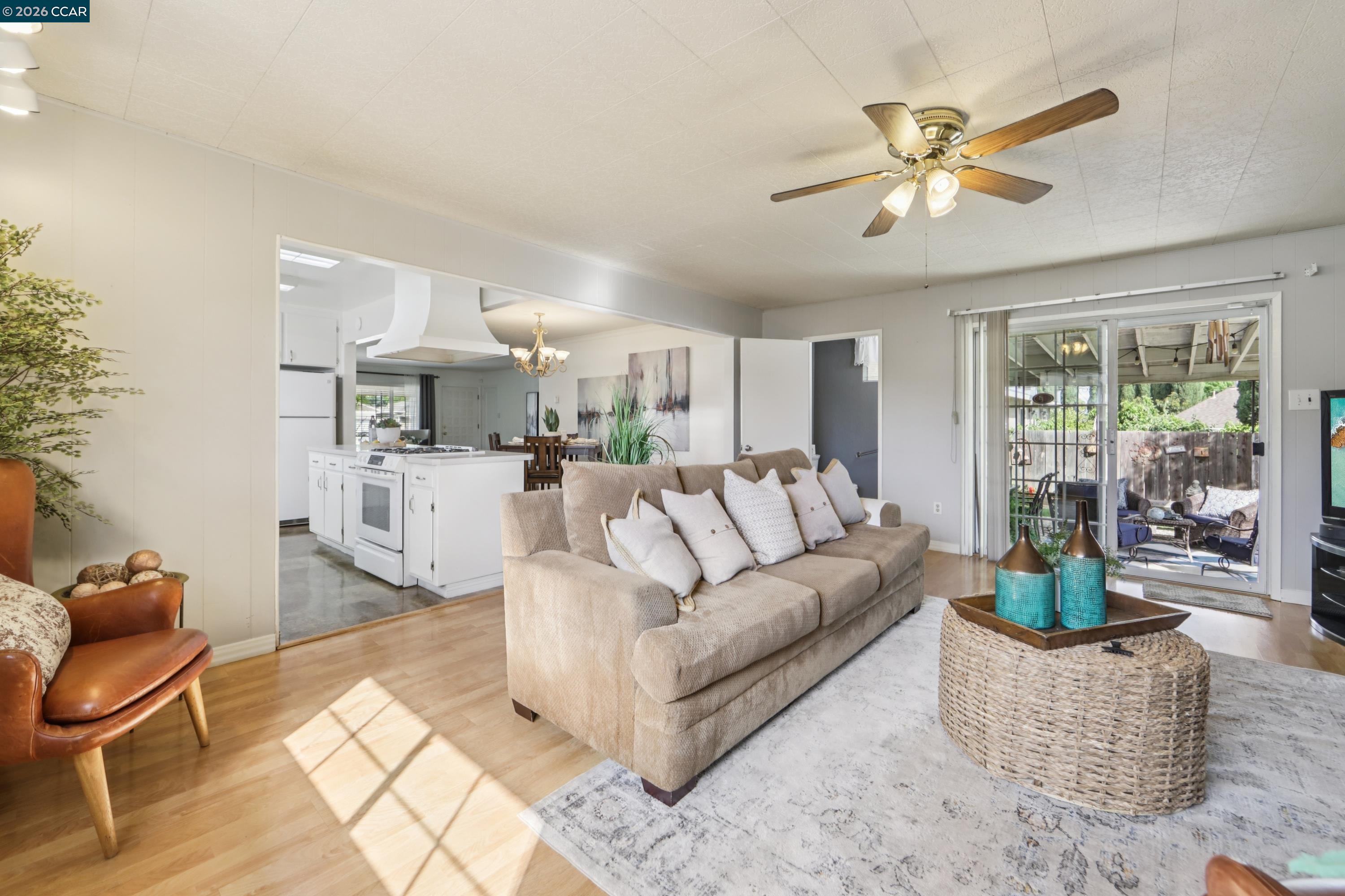 Detail Gallery Image 9 of 52 For 18 E Madill St, Antioch,  CA 94509 - 3 Beds | 1/1 Baths