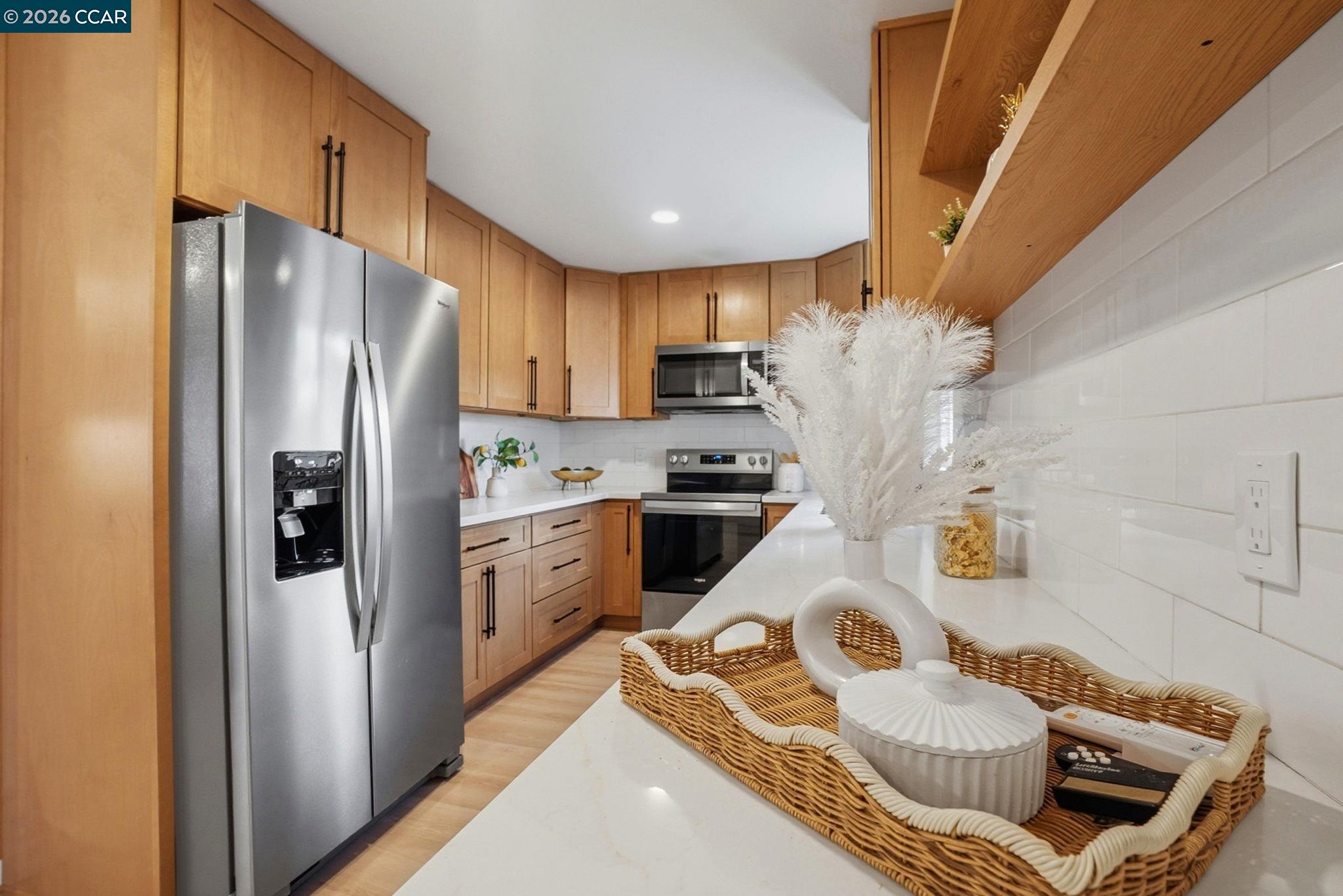 Detail Gallery Image 5 of 25 For 1630 Nicholas Dr, Concord,  CA 94520 - 3 Beds | 2 Baths