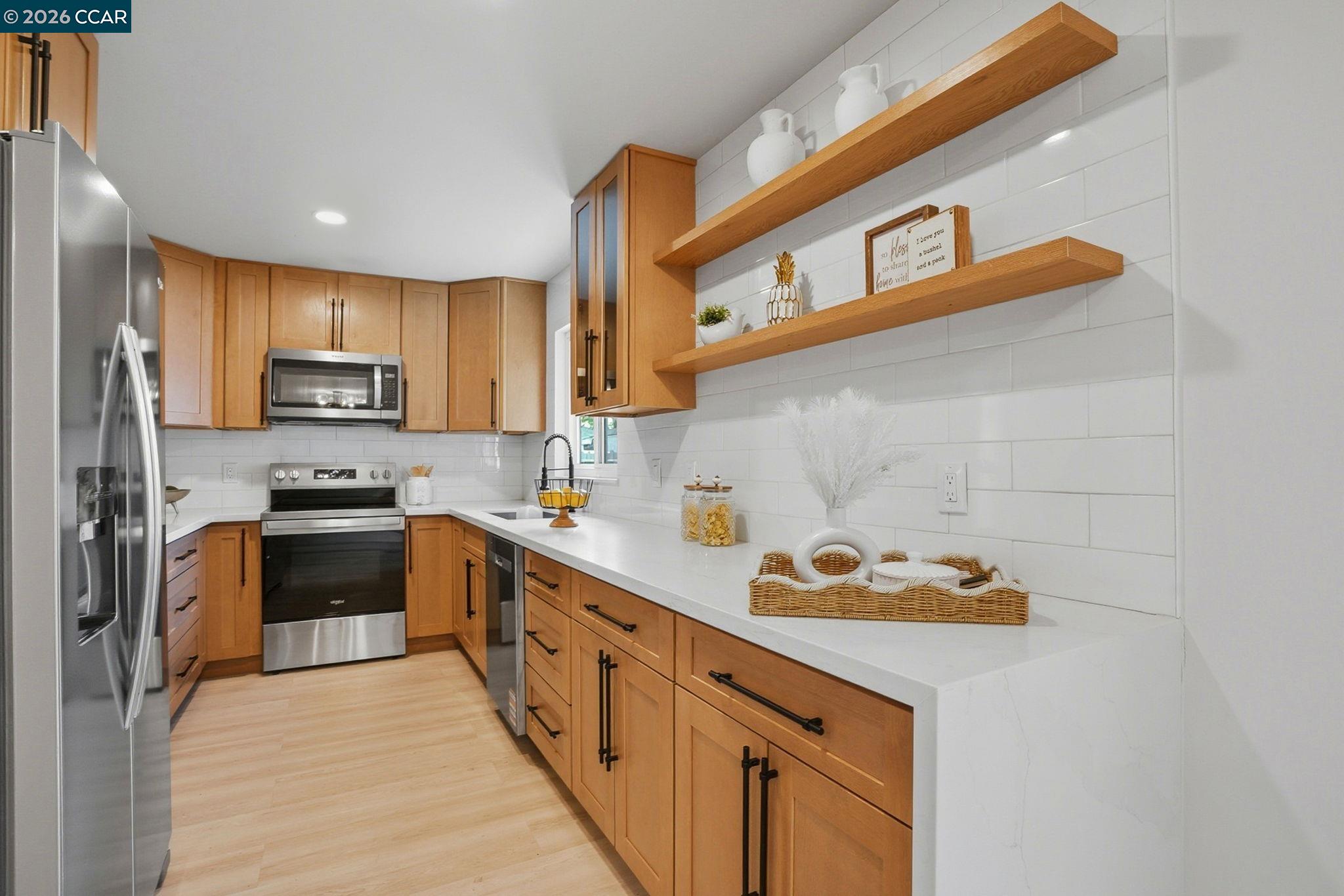 Detail Gallery Image 6 of 25 For 1630 Nicholas Dr, Concord,  CA 94520 - 3 Beds | 2 Baths